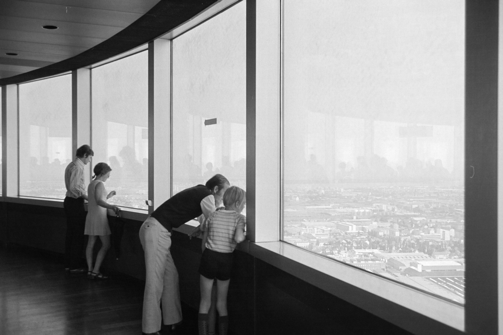 Németország, München, kilátás az Olimpiatorony-ból a BMW gyárra., 1976, Jakab Antal, Fortepan #210672