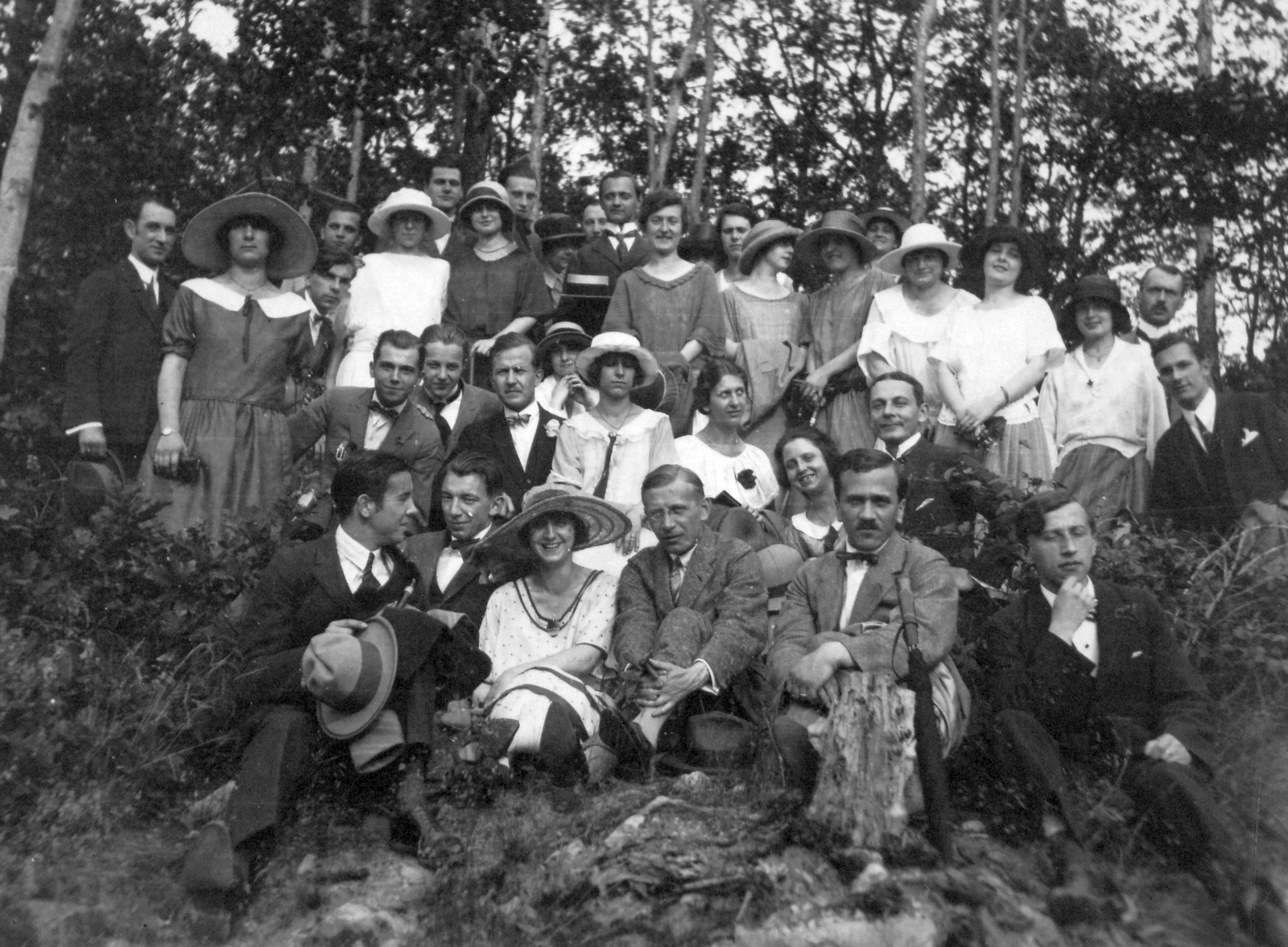 1930, Del Medico Imre, hat, tableau, women, men, umbrella, hat in hand, hat on the ground, Fortepan #21083