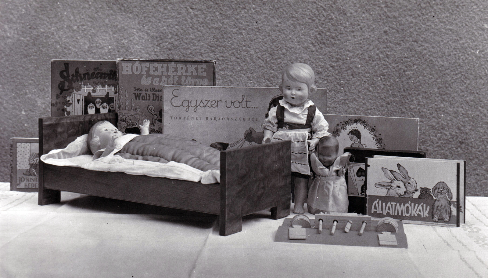1946, Kieselbach Tamás, baby duvet, storybook, toy doll, baby furniture, Fortepan #210841