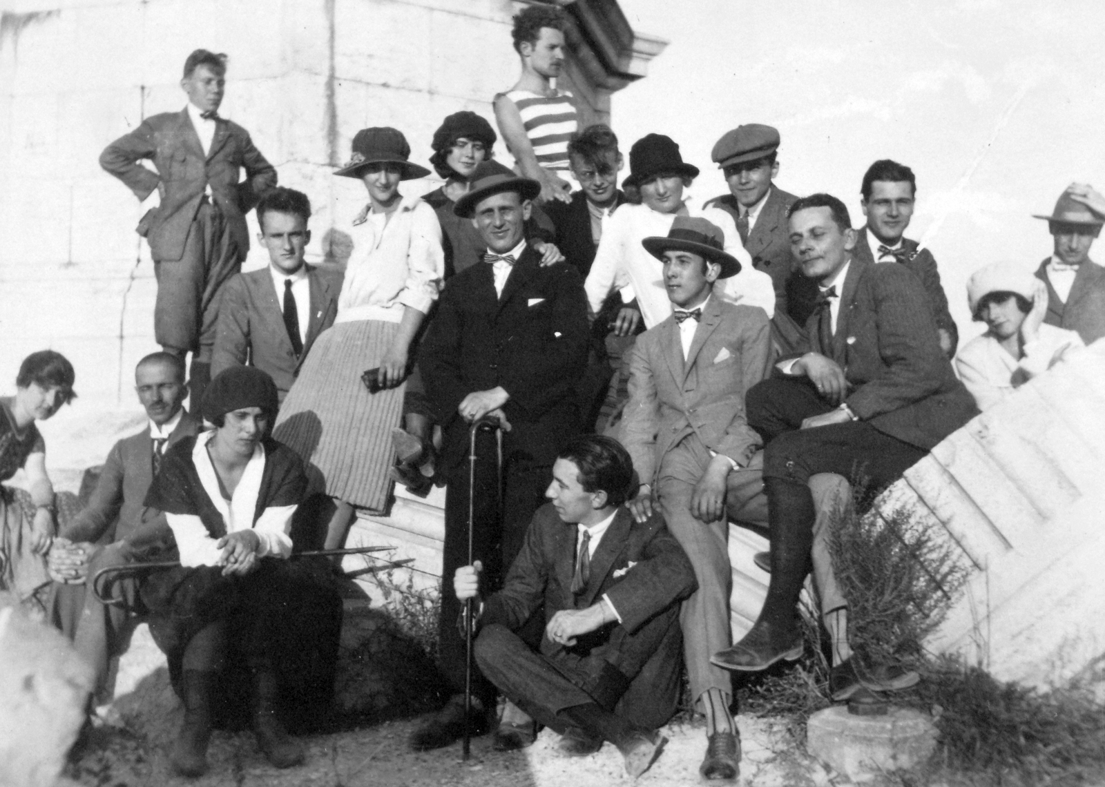 1928, Del Medico Imre, hat, excursion, tableau, women, men, ruins, cap, walking cane, Fortepan #21088