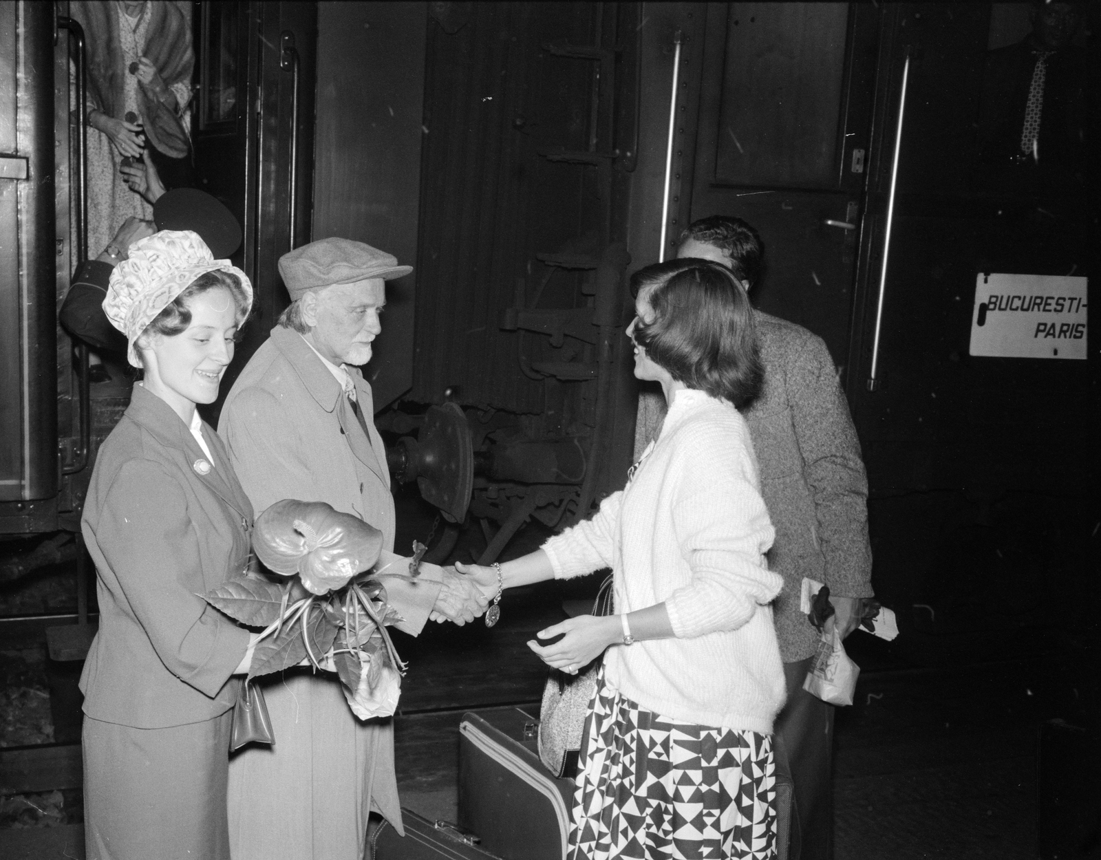 Svájc, Zürich, Enge pályaudvar, balra Kodály Zoltán és felesége Péczely Sarolta., 1961, ETH Zürich, Kodály Zoltán-ábrázolás, Fortepan #211157
