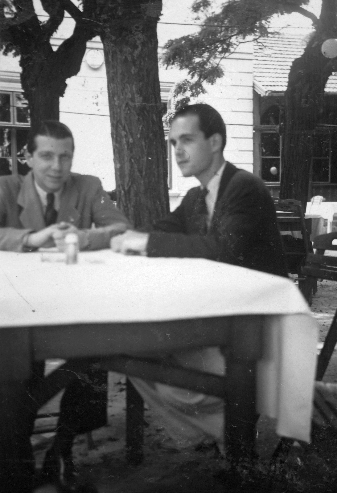 1936, Del Medico Imre, vendéglátás, férfiak, kerthelyiség, kettős portré, kerti bútor, Fortepan #21127