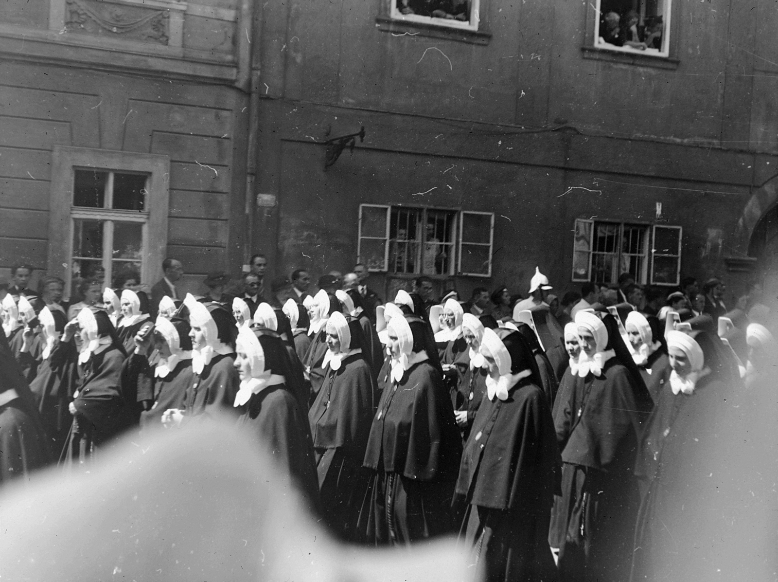 Hungary, Budapest I., Úri utca, a felvétel Szent Jobb körmenet alkalmával készült., 1938, ETH Zürich, Budapest, nun, Fortepan #211407