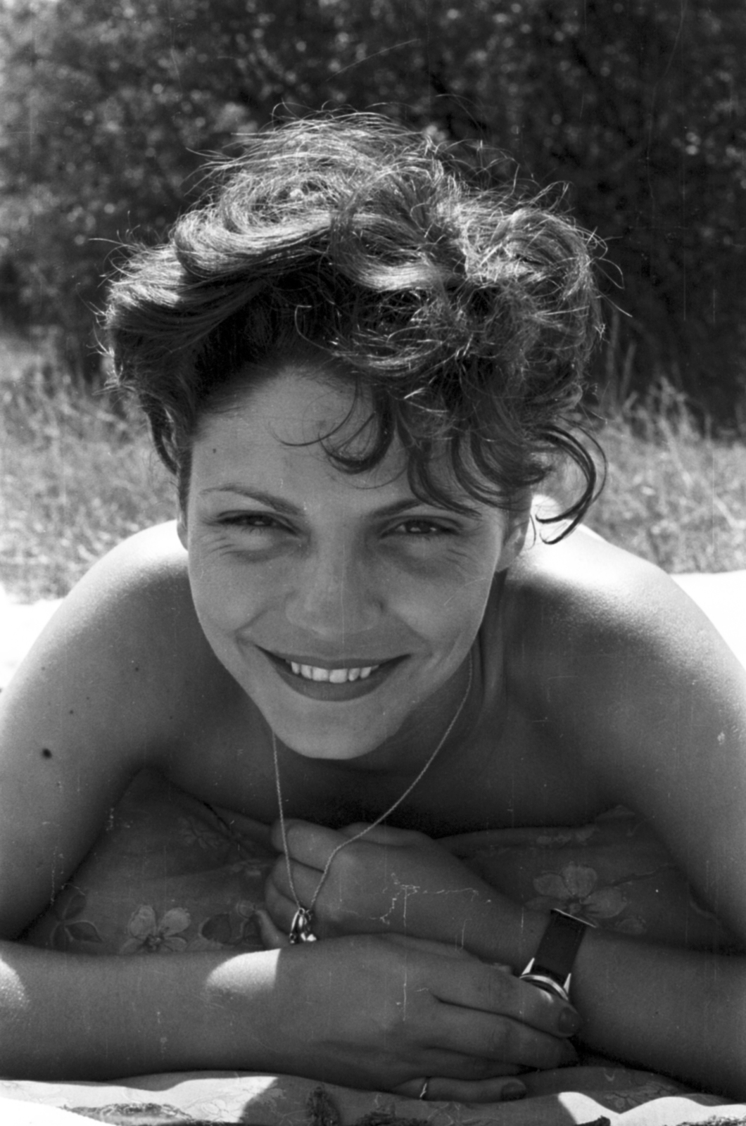 1957, Szalai Veronika, smile, woman, necklace, lying on stomach, wrist watch, Fortepan #211572