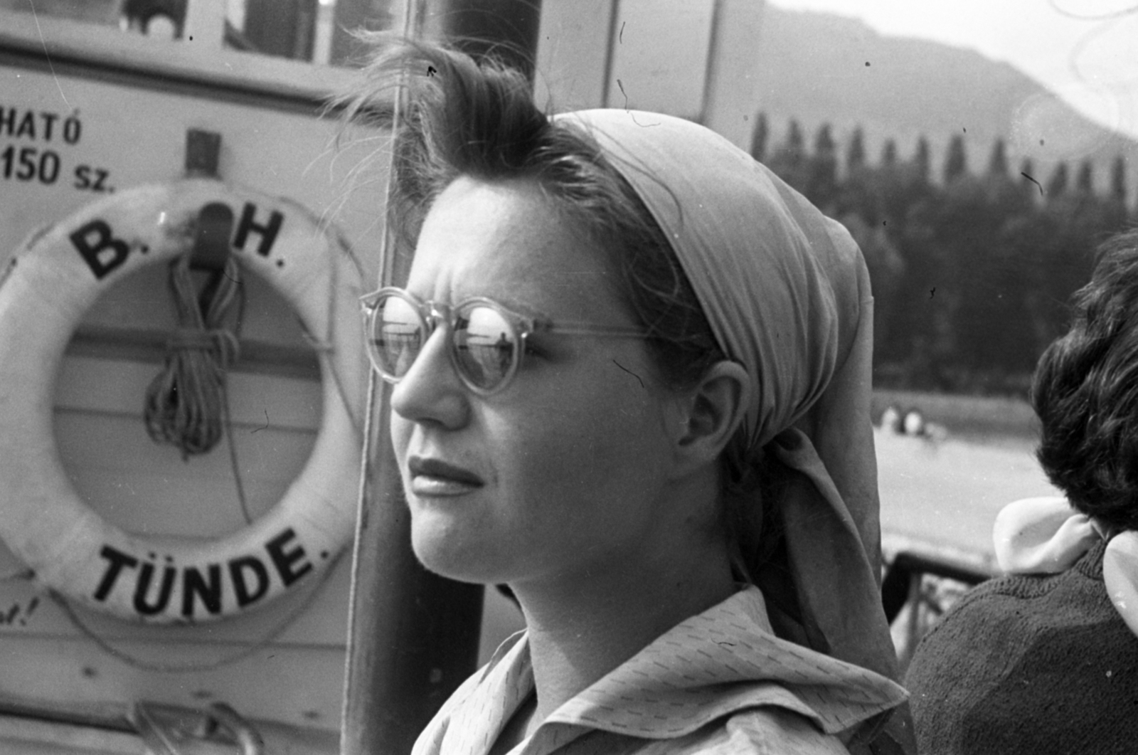 Hungary,Lake Balaton, Badacsonytomaj,Badacsony, 1957, Szalai Veronika, Tünde ship, hairdo, glasses, headscarf, lifebelt, Fortepan #211576