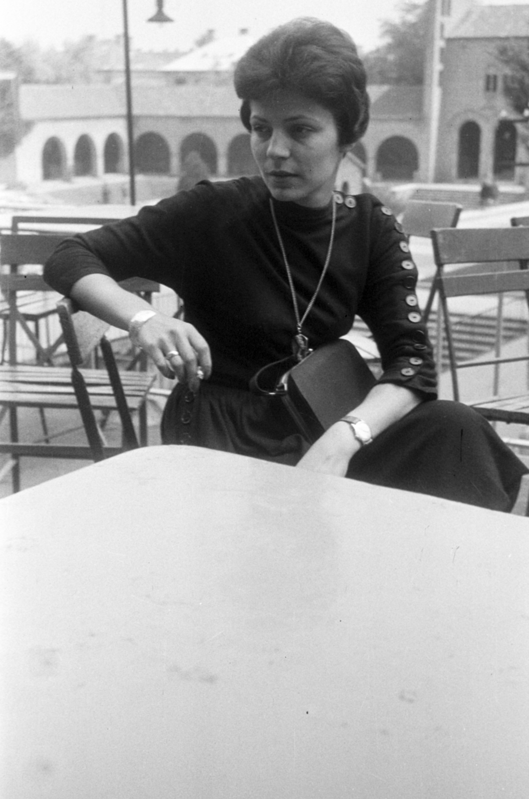 Hungary, Székesfehérvár, Romkert., 1960, Szalai Veronika, lady, jewelry, black dress, Fortepan #211577