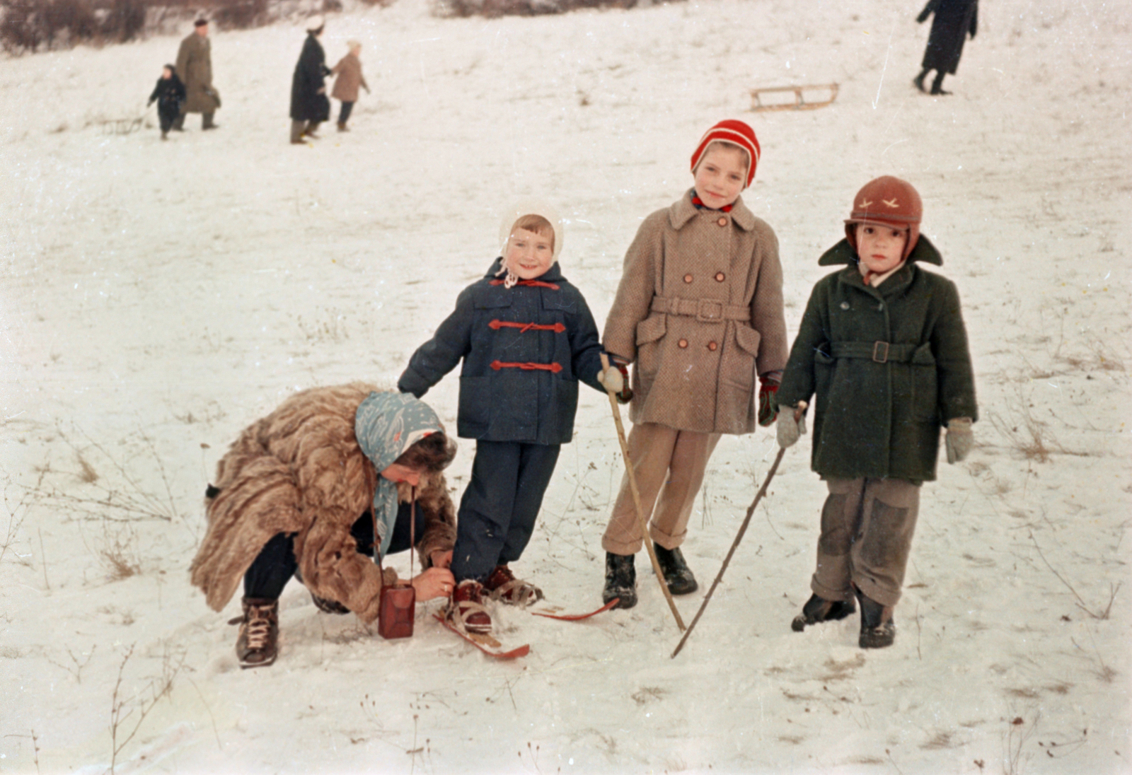 1955, Szalai Veronika, snow, colorful, kids, fur coat, skis, skiing, Fortepan #211599