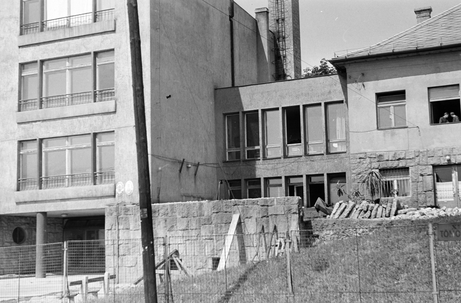 Hungary, Budapest XI., az Érdi úti Általános Iskola (később Farkasréti Általános Iskola) a Tömös utca felől., 1960, Szathmáry Géza dr., school, Budapest, Fortepan #211735