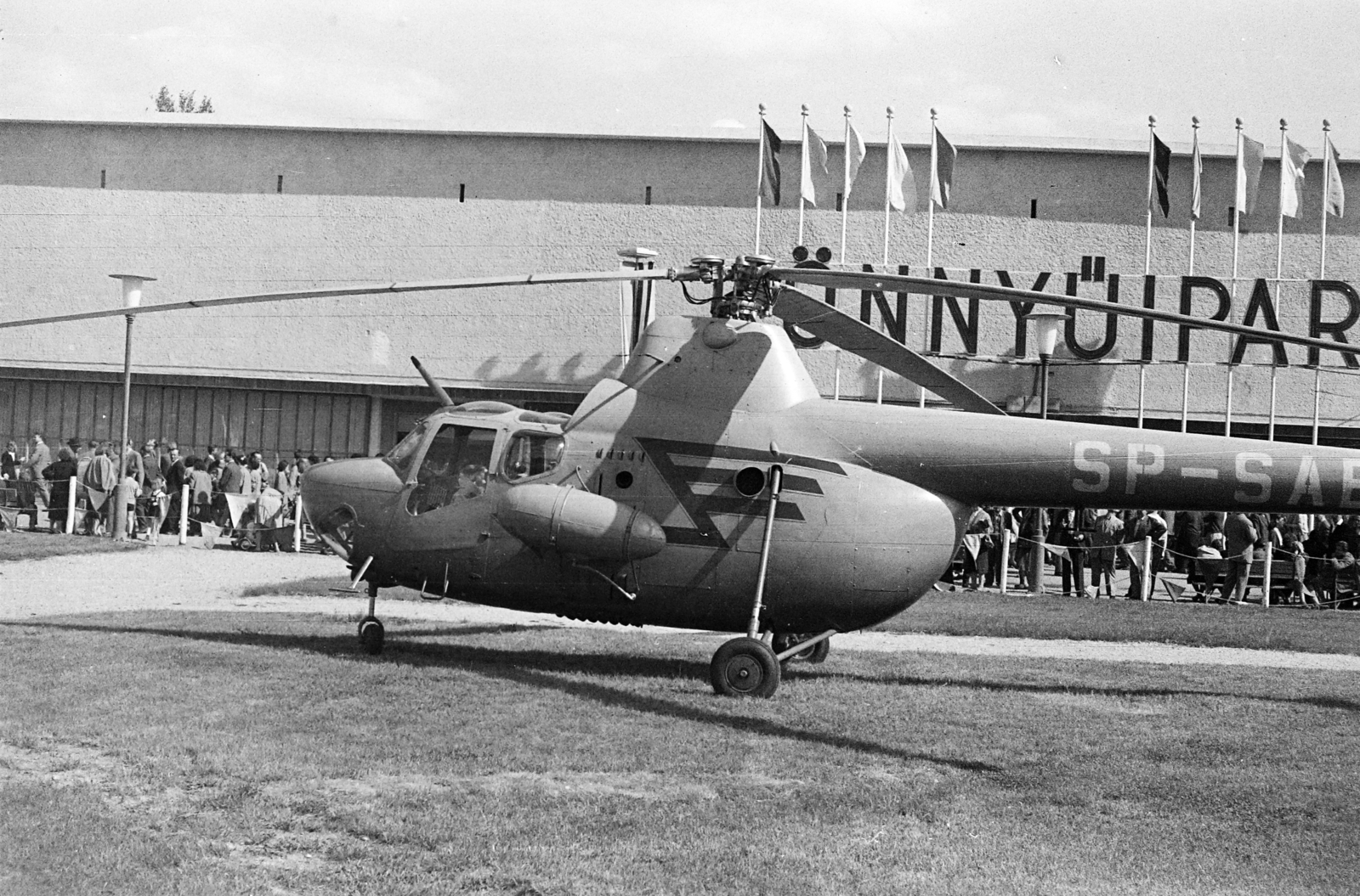 Hungary, Budapest XIV., MI-1 típusú helikopter., 1959, Szolnoki Béla, Soviet brand, helicopter, light industry, Mil-brand, Budapest, Fortepan #211836