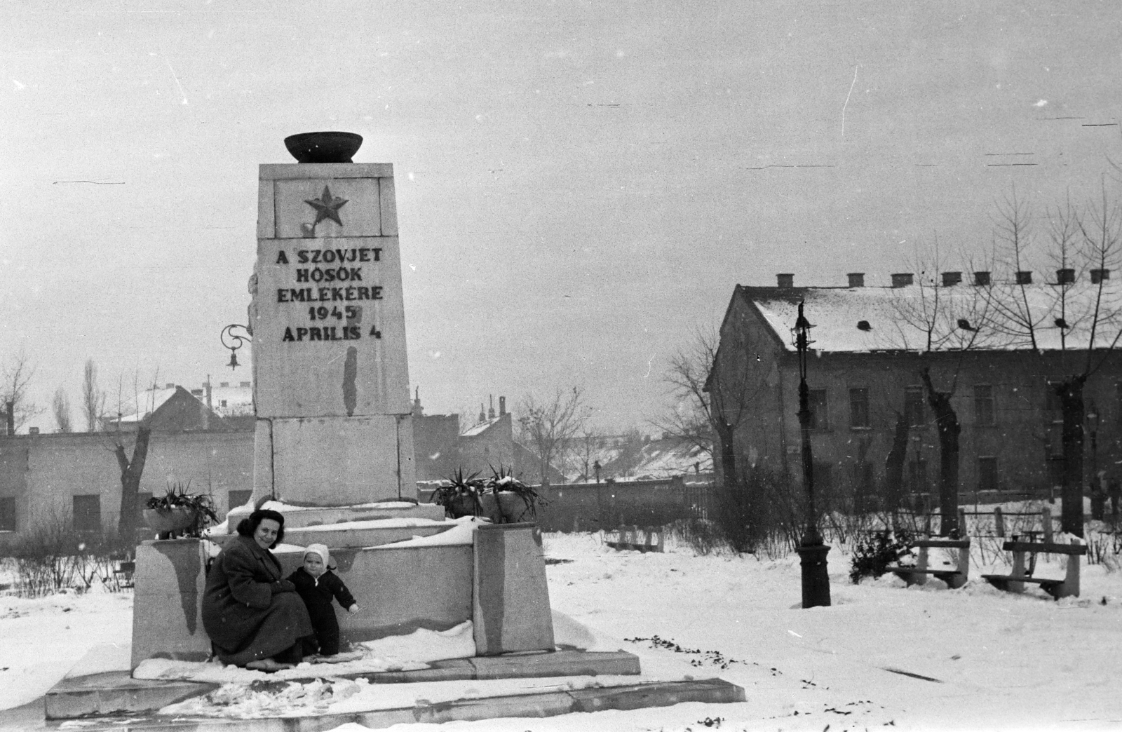 Magyarország, Budapest XIII., Béke tér, Szovjet emlékmű (Mayer /Meyer/ Sándor)., 1961, Szolnoki Béla, Budapest, Fortepan #211873