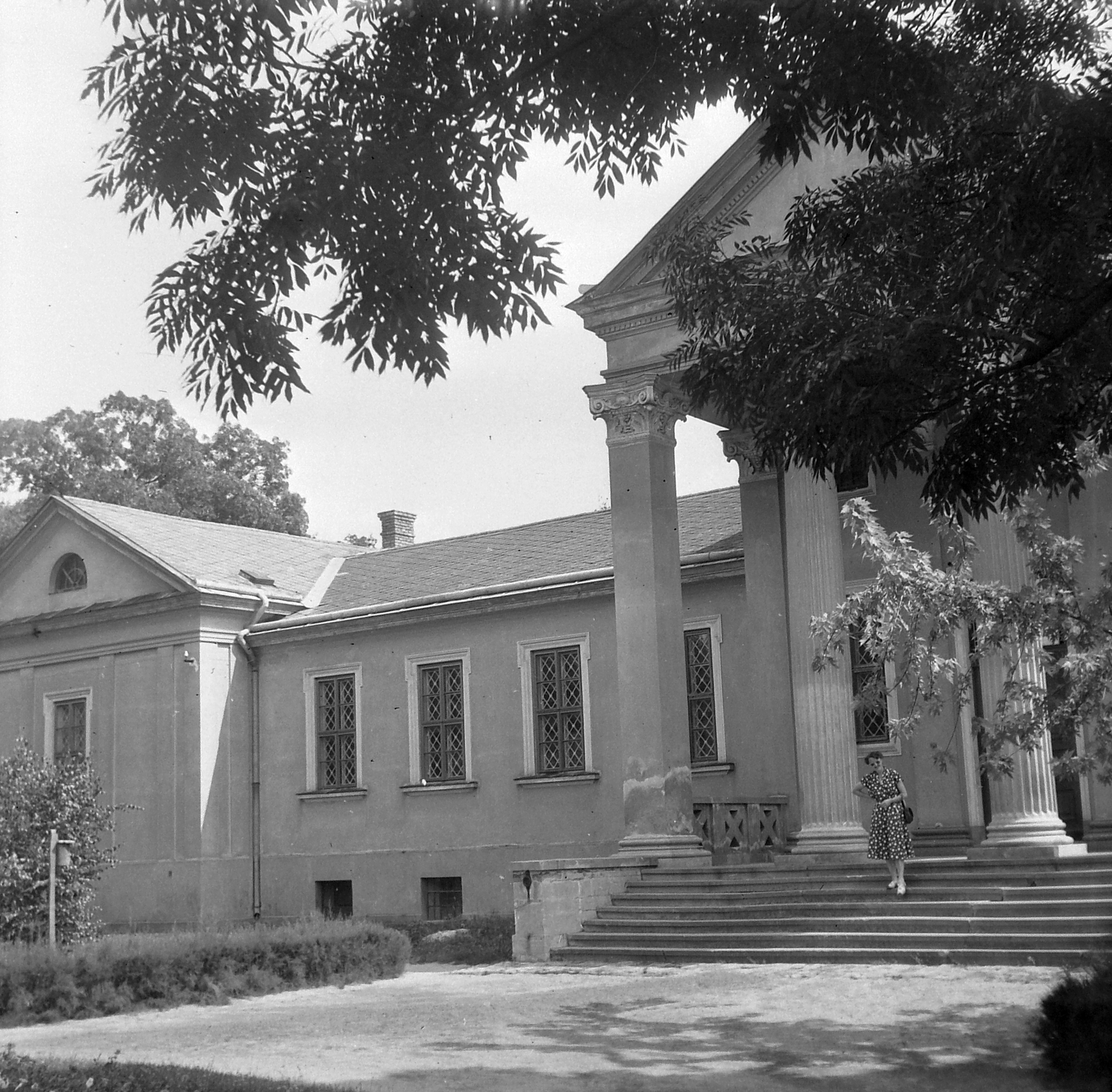 Hungary, Kecskemét, Bethlen körút 1. Katona József Múzeum., 1955, Gyöngyi, museum, Fortepan #21193