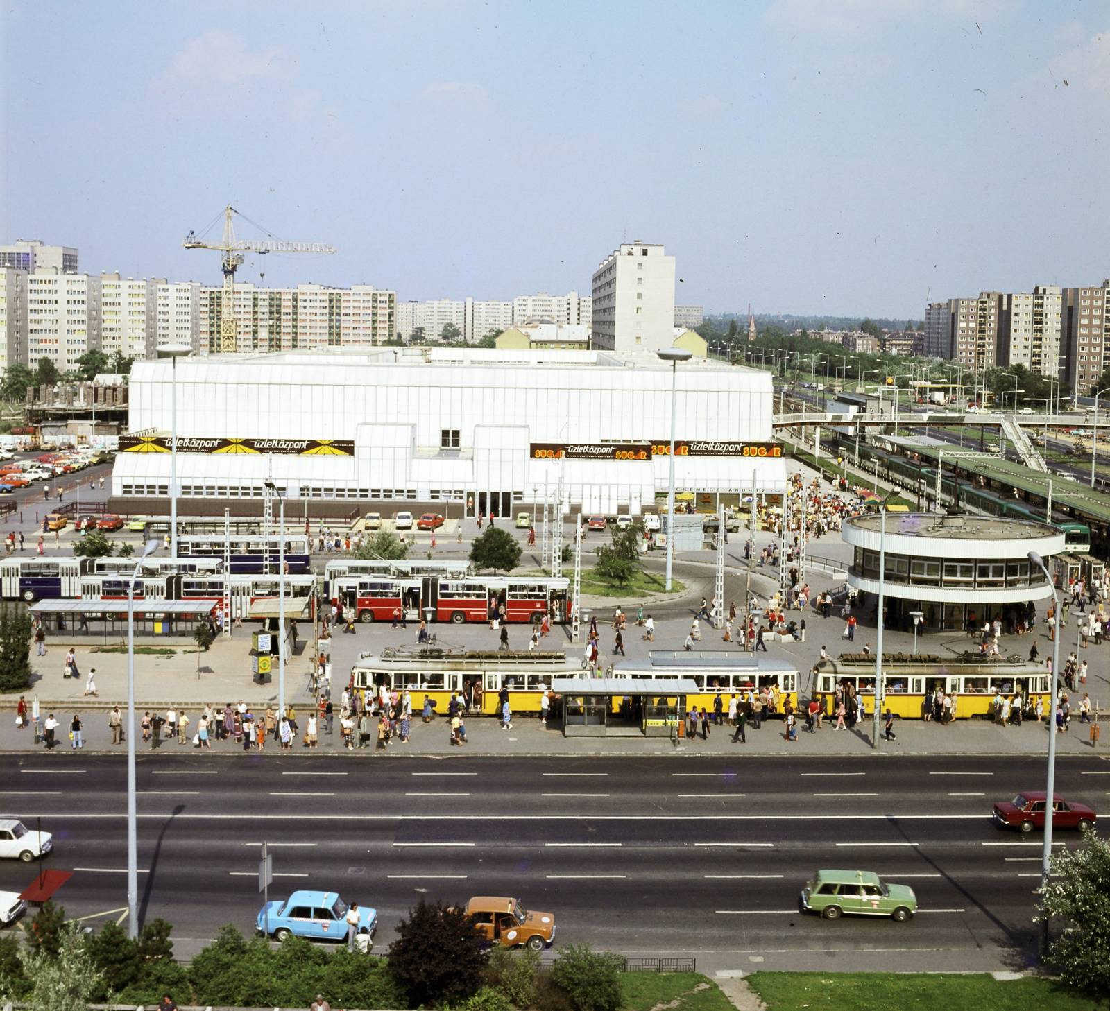 Magyarország, Budapest XIV., Őrs vezér tere, Sugár Üzletközpont., 1987, Záray Péter, színes, Budapest, Fortepan #211998