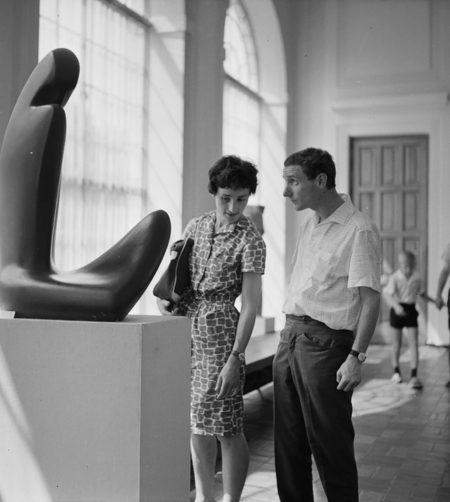 Poland, Warsaw, ulica Stanislawa Kostki Potockiego, Wilanów-palota., 1965, Rose család, sculpture, exhibition, modern art, Fortepan #212252