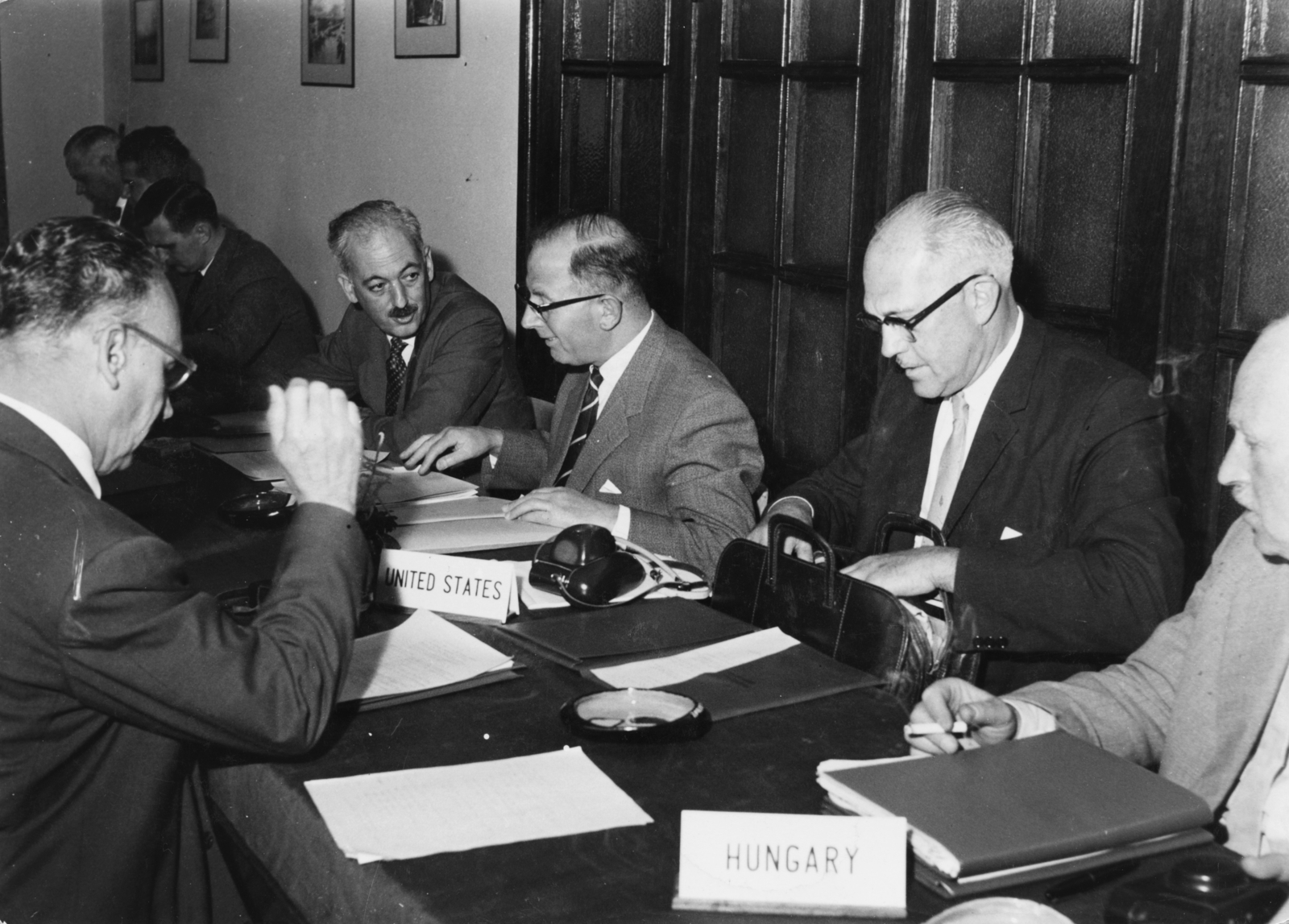 1965, Rose család, camera, briefcase, meeting room, Fortepan #212256