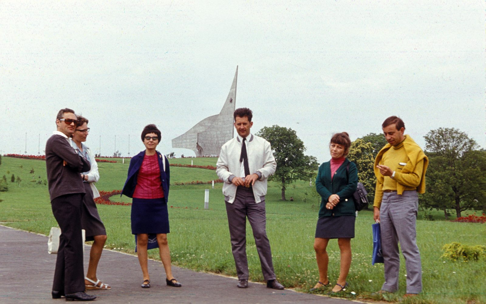 Hungary, Szombathely, Emlékmű út, Felszabadulási emlékmű (tervezte Heckenast János építész (1970)., 1972, Rose család, Fortepan #212289