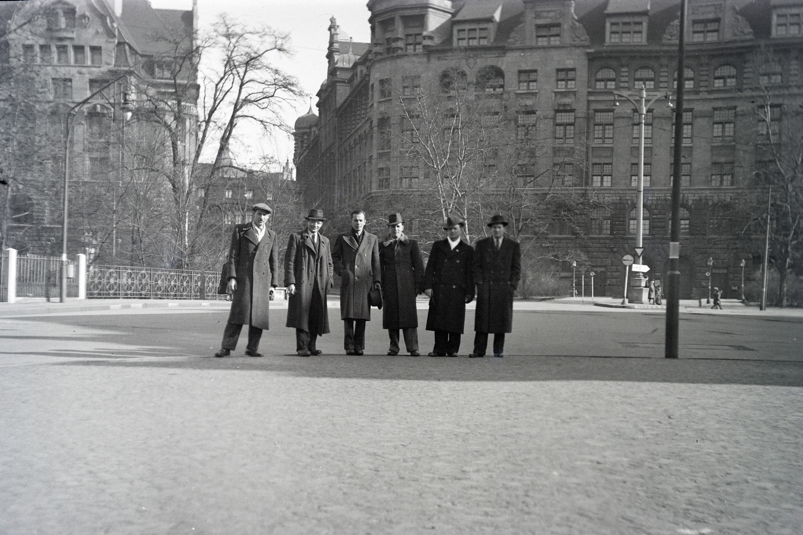 Germany, Leipzig, Rudolphstrasse, háttérben a Martin-Luther-Ring, jobbra az Új Városháza (Neues Rathaus)., 1938, Adelhardt Márta, Eucharist, Fortepan #212328