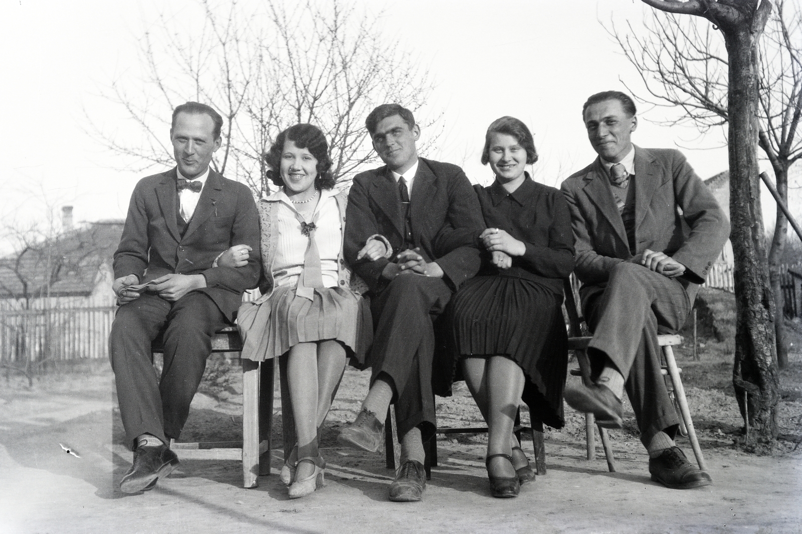 1937, Adelhardt Márta, tableau, smile, leg over leg, chair, hold upper arms, Fortepan #212362