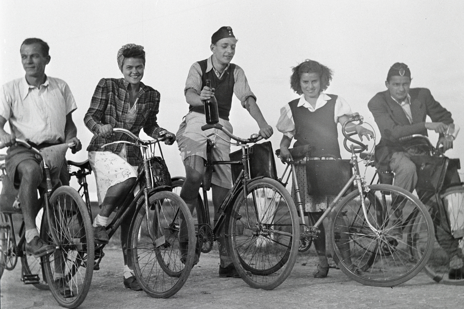 1942, Adelhardt Márta, bicycle, Kühne-brand, Fortepan #212399