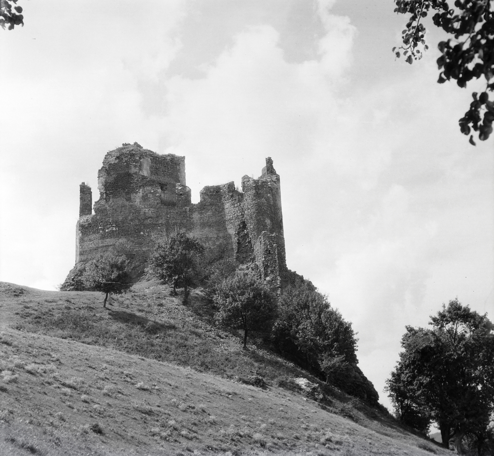 Hungary, Hollókő, Hollókői vár., 1958, Adelhardt Márta, castle ruins, Fortepan #212416