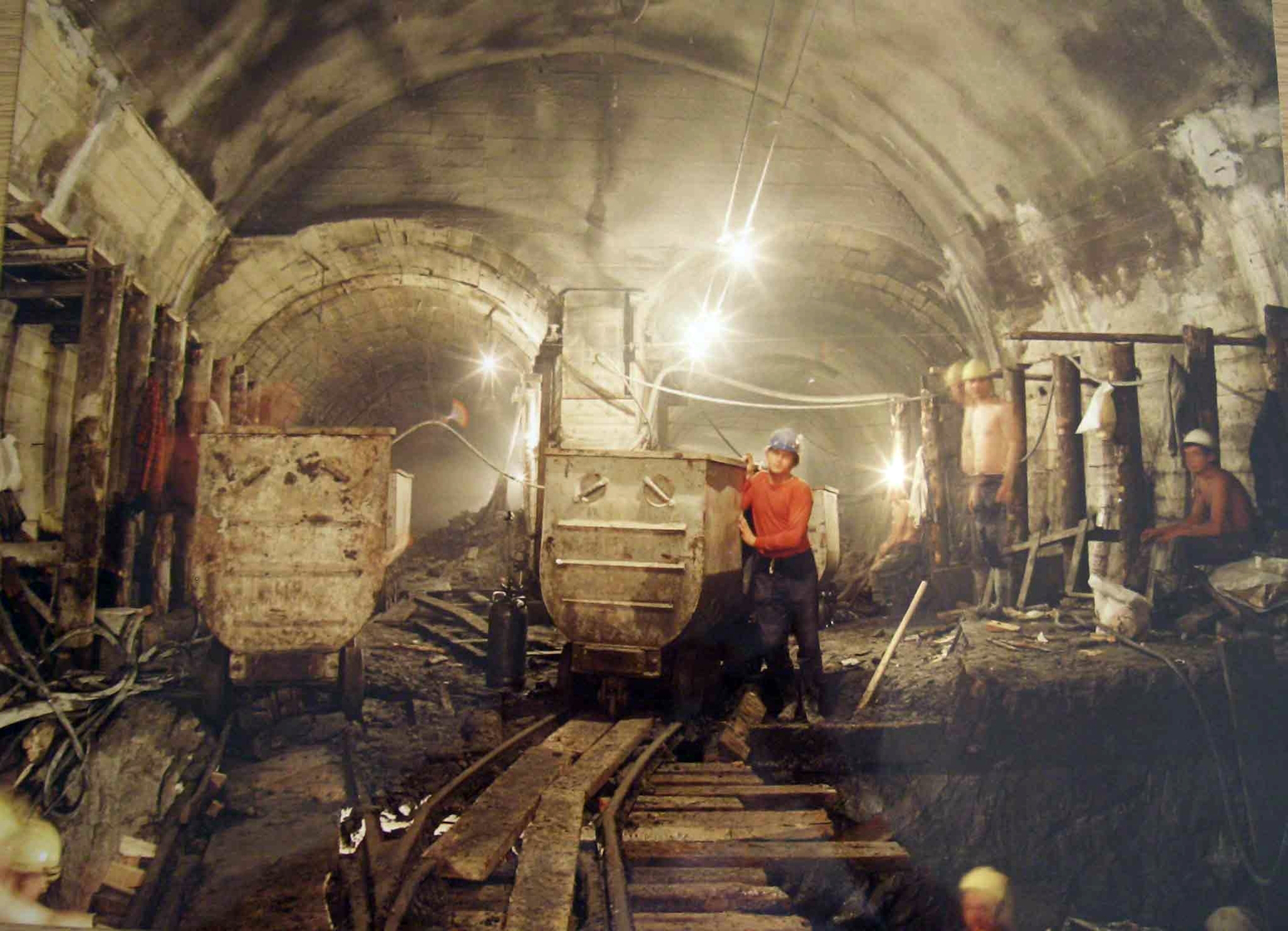 Hungary, Budapest, 1970, Fortepan/Album057, colorful, railway cart, subway construction, tunnel, Fortepan #212512