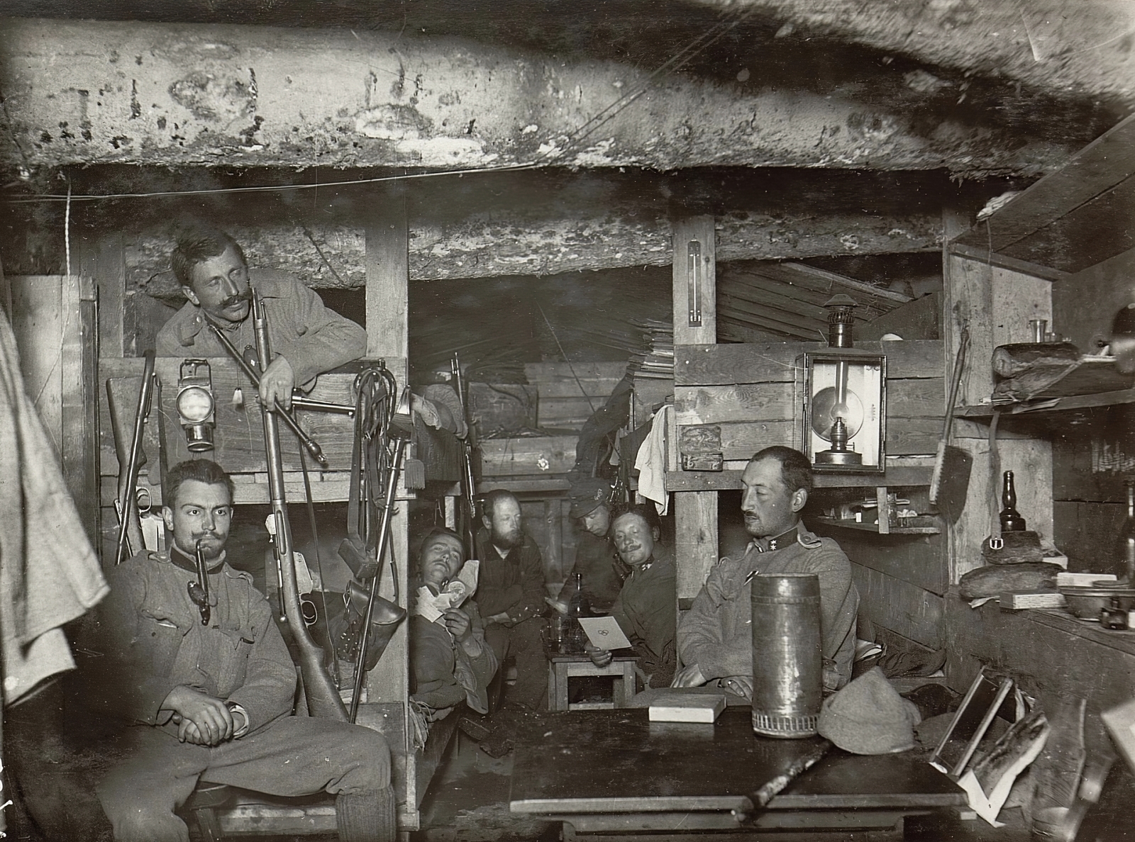 Italy, a Császári és Királyi Hadsereg katonái a Mittelberg-erődben., 1916, Österreichische Nationalbibliothek, relaxation, pipe, First World War, Fortepan #212609