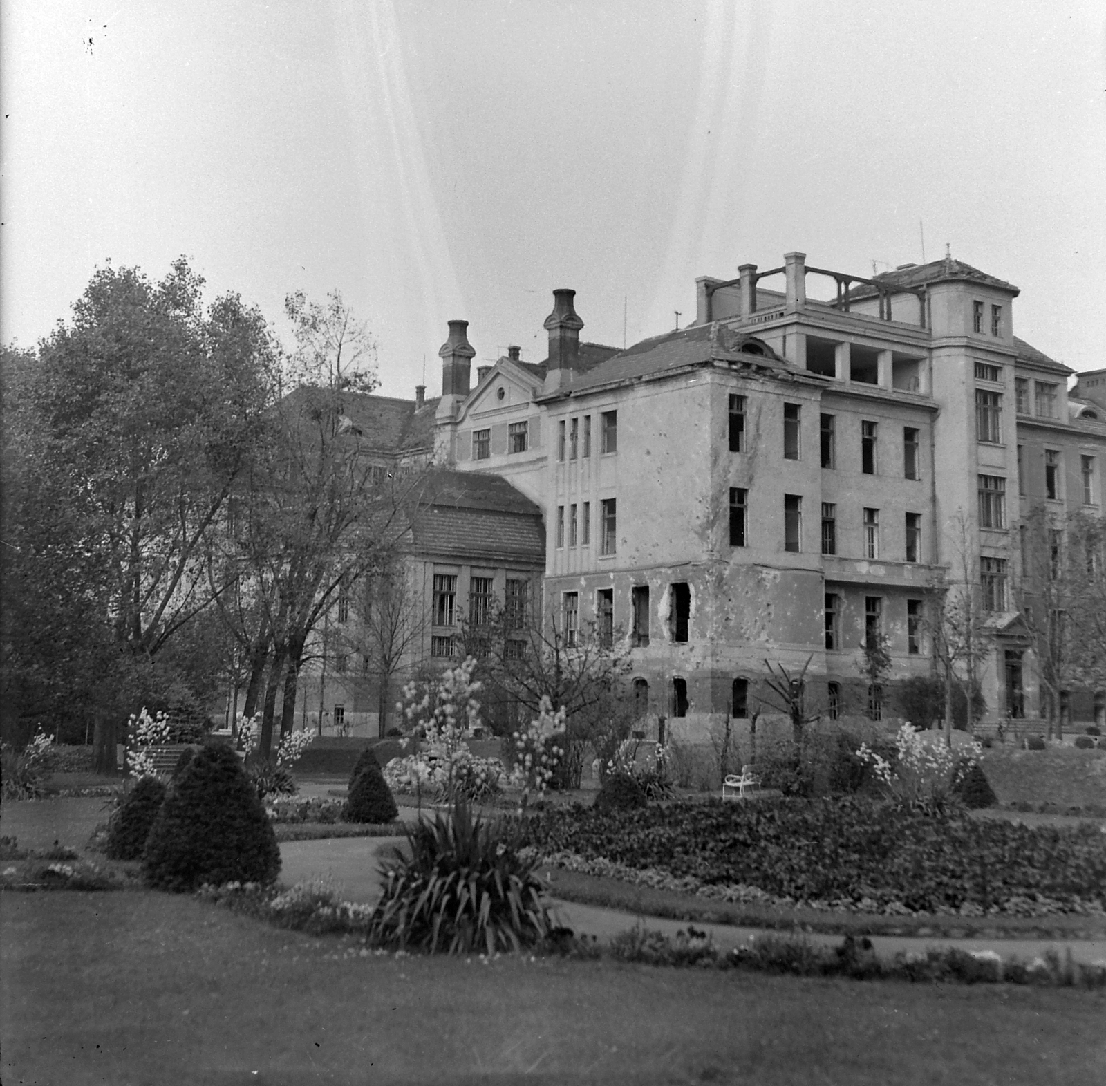 Magyarország, Szeged, Klinikák, a II. sz. belklinika., 1944, Fortepan, háborús kár, bombázás, épületkár, Fortepan #21263