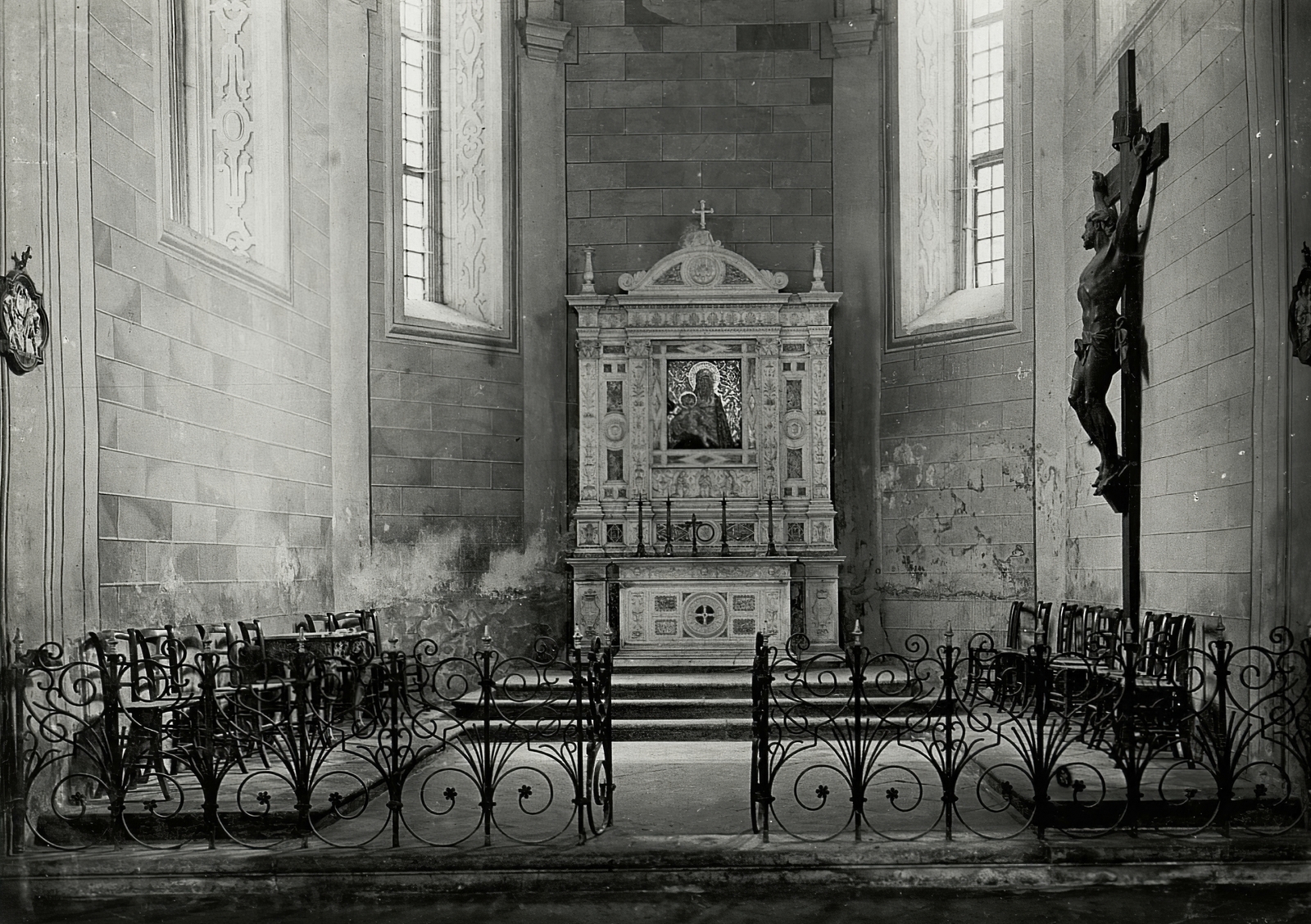 Ukraine, Berezhany, (ekkor Brzezany), Várkápolna., 1917, Österreichische Nationalbibliothek, church, altar, church interior, crucifix, Fortepan #212636