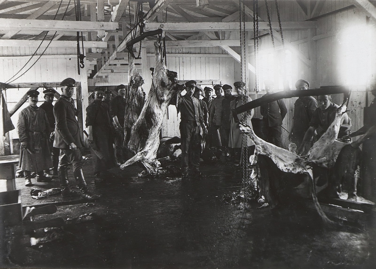 Ukraine, (ekkor Potutory), a Császári és Királyi Hadsereg vágóhídja az állomásépületnél., 1916, Österreichische Nationalbibliothek, slaughterhouse, Fortepan #212662