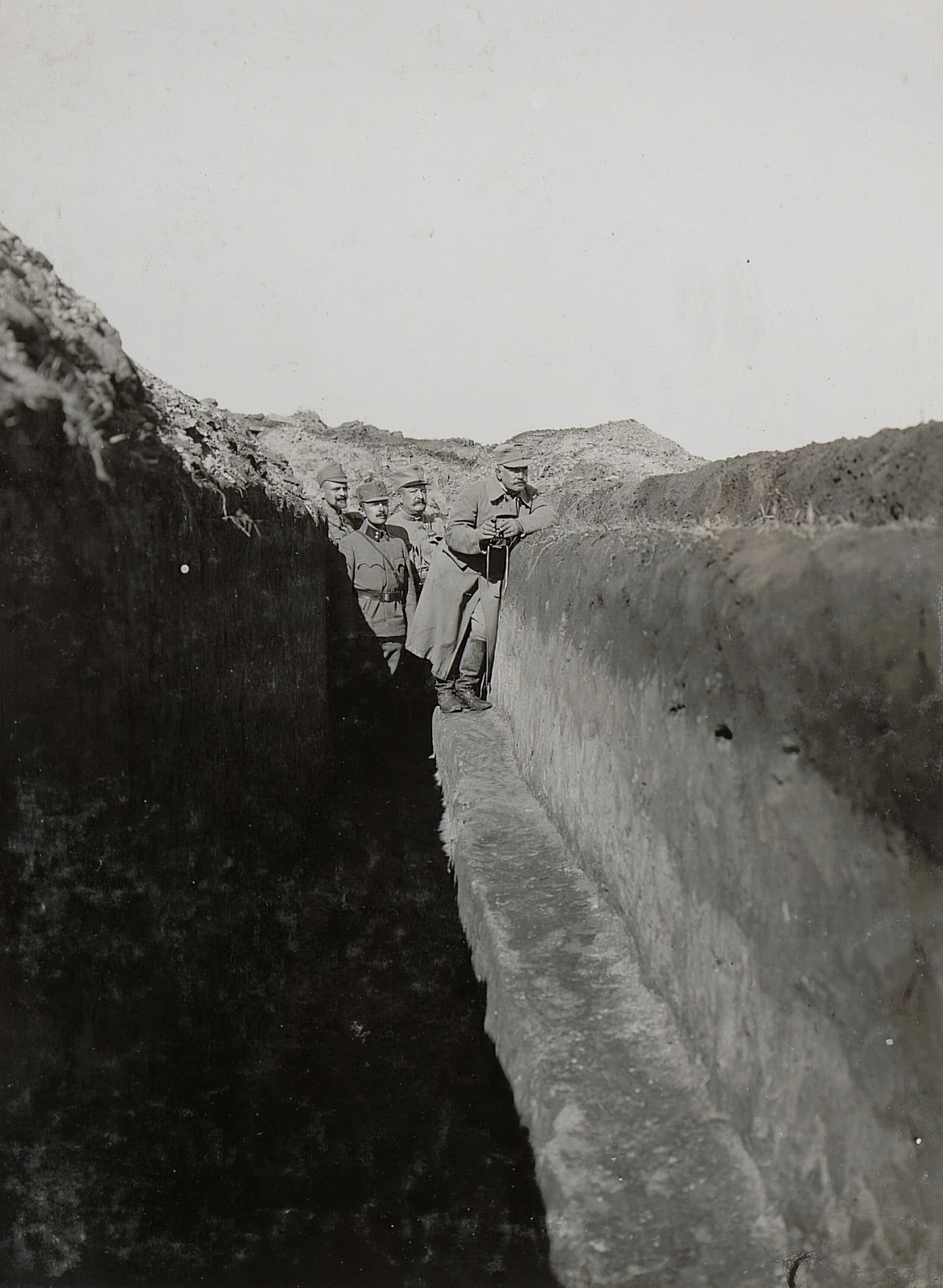 Ukraine, (ekkor Turkowiczy), osztrák tisztek a 84. gyalogezred 18. századának állásaiban., 1916, Österreichische Nationalbibliothek, trench, Fortepan #212686