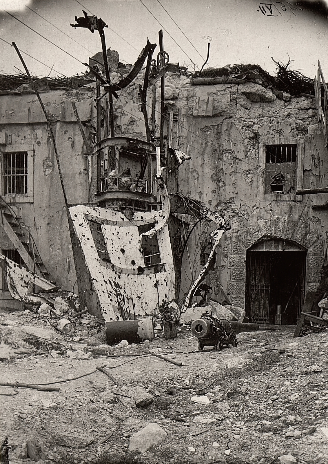 Slovenia, a megrongálódott Hermann-erőd. A felvéte 1916. május 2-án az erőd kiürítésekor készült., 1916, Österreichische Nationalbibliothek, war damage, Fortepan #212735