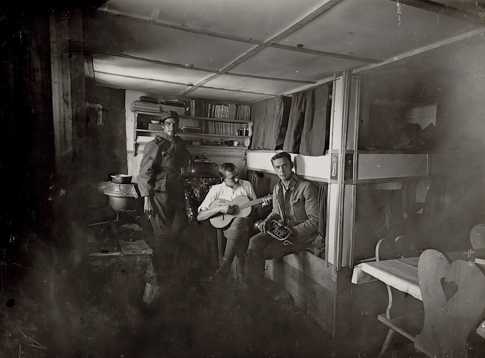 1915, Österreichische Nationalbibliothek, musical instrument, guitar, bunk bed, Fortepan #212736