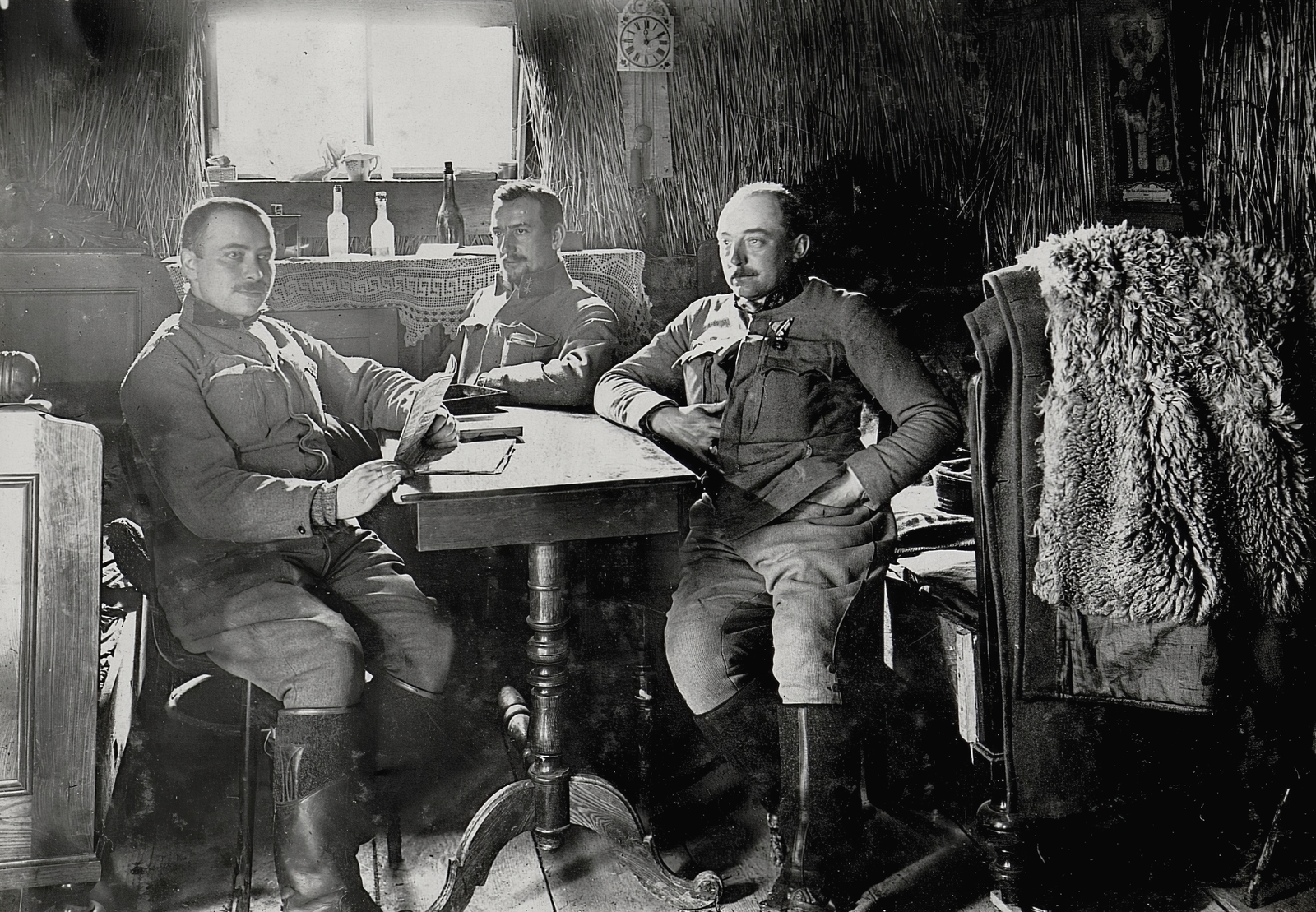 1915, Österreichische Nationalbibliothek, three people, table, relaxation, First World War, wall clock, uniform, boots, Fortepan #212744