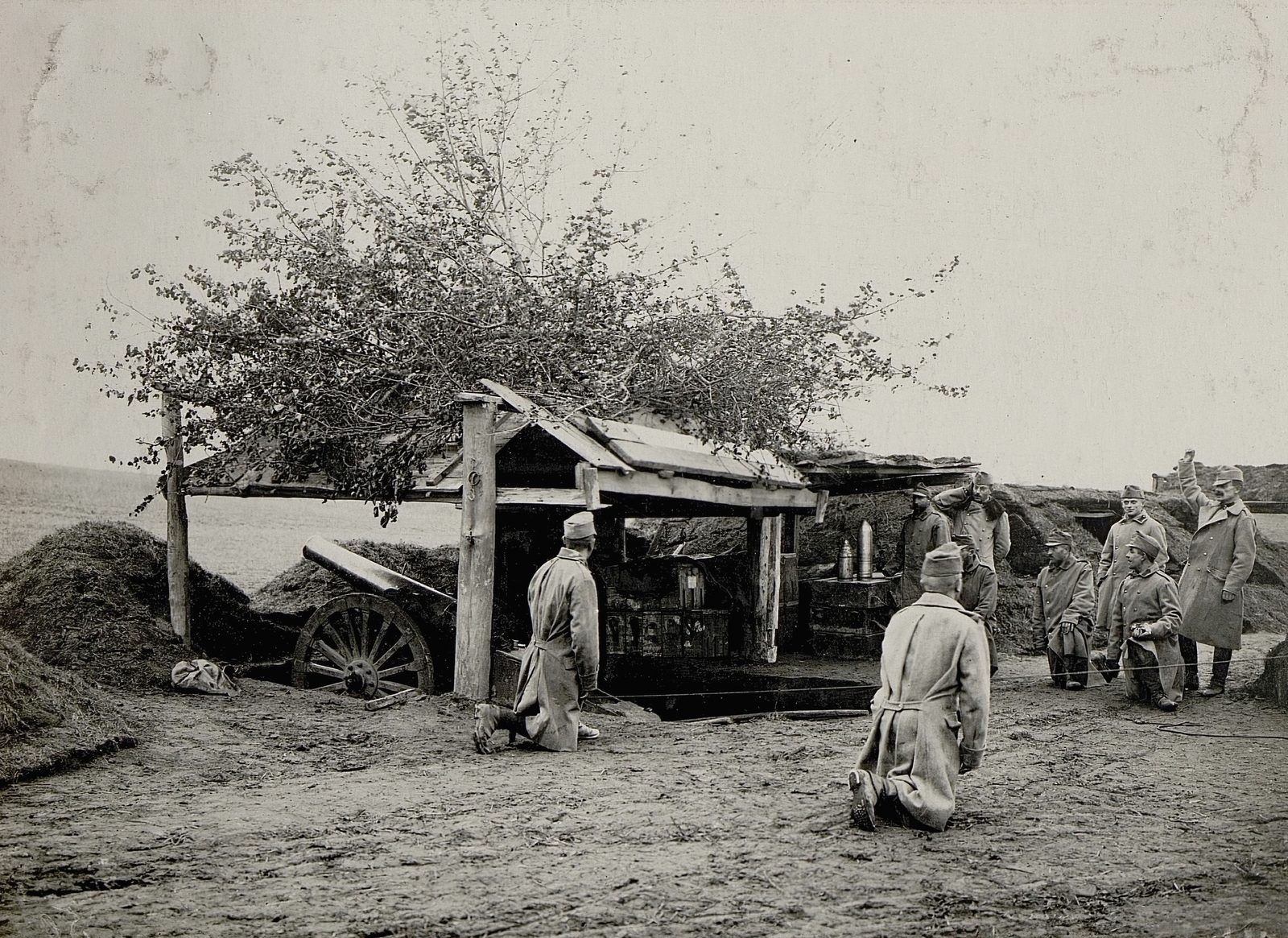 Ukraine, (ekkor Żorniszcze), a Császári és Királyi Hadsereg tüzérségi állása a településtől délnyugatra, a Kalinowka majorság közelében. A felvétel 1915. november 9-én készült., 1915, Österreichische Nationalbibliothek, cannon, artillery, Fortepan #212757