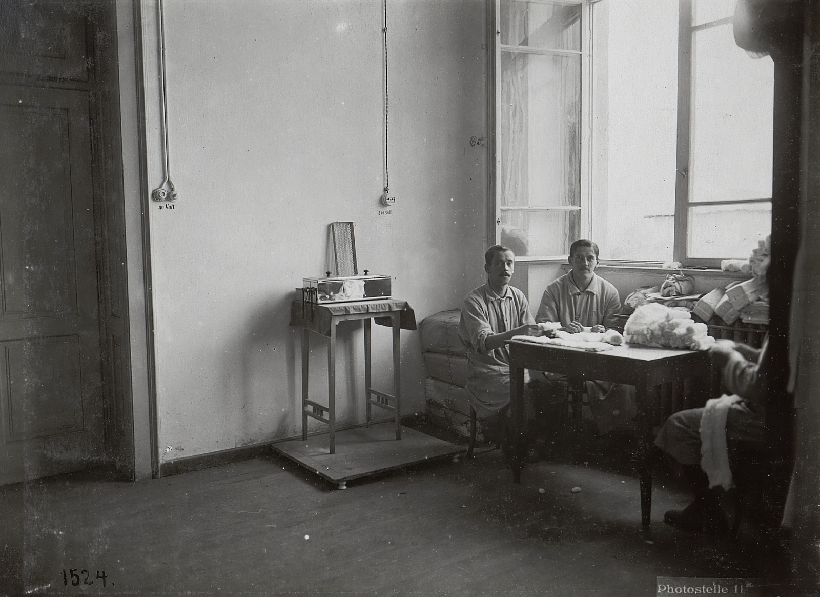 Italy, tartalékkórház, előkészítő szoba a műtőnél., 1918, Österreichische Nationalbibliothek, Fortepan #212900