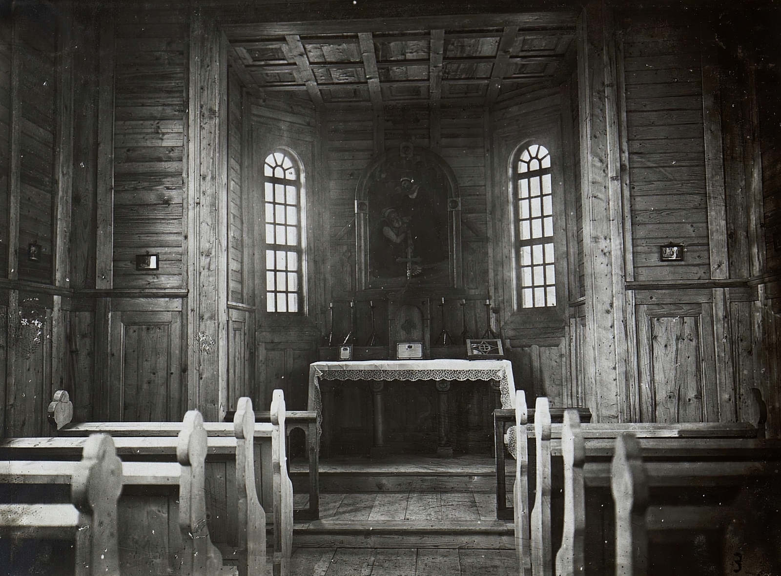 Ukraine, (Zaliscsiki járás, ekkor Dobrowlany), a Szent Zita-kápolna oltára., 1917, Österreichische Nationalbibliothek, church interior, wooden church, Fortepan #212925