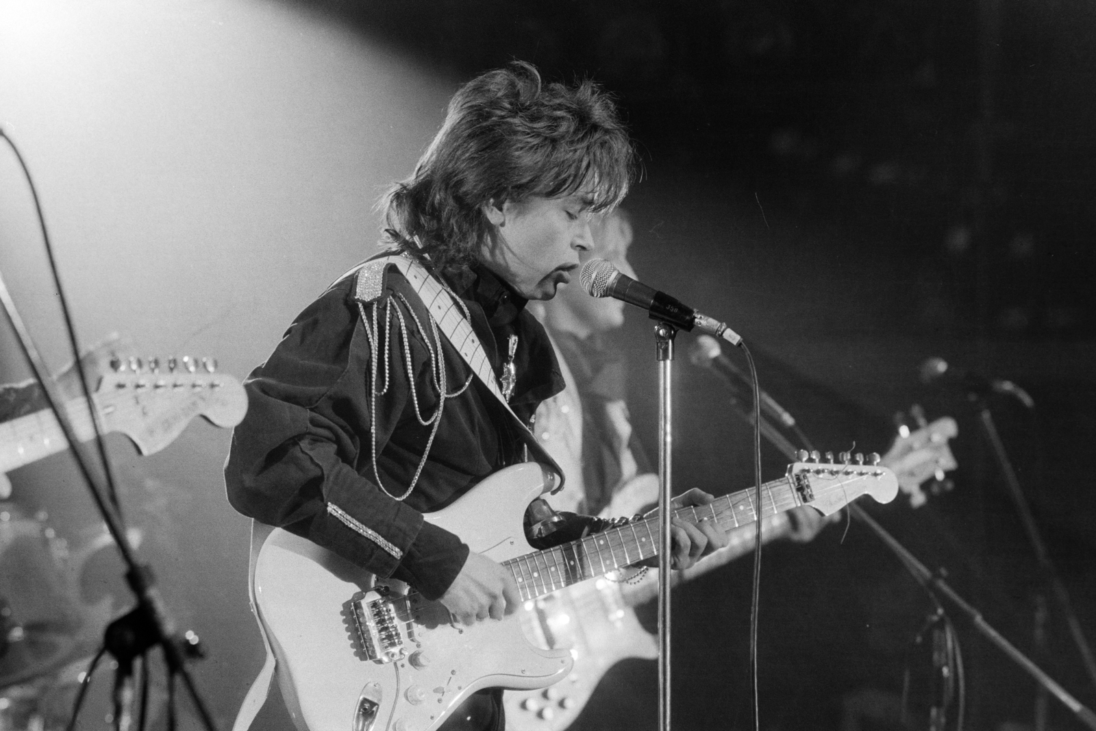 Magyarország, Budapest XI., Villányi út 29-43., a Kertészeti Egyetem Klubja (KEK), Pop-meccs gála 1986. február 8-án. Az R-GO együttes fellépése, Szikora Róbert., 1986, Szalay Zoltán, Budapest, Fortepan #213045