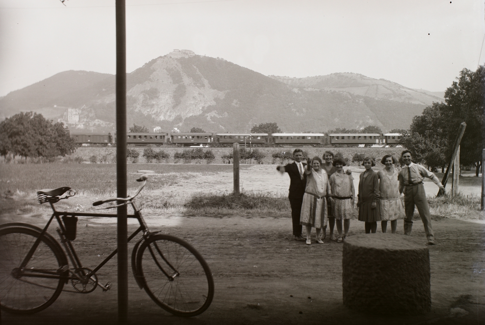 Hungary,Danube Bend, Nagymaros, háttérben Visegrád., 1939, Fortepan/Album002, bicycle, tableau, landscape, train, Fortepan #21314