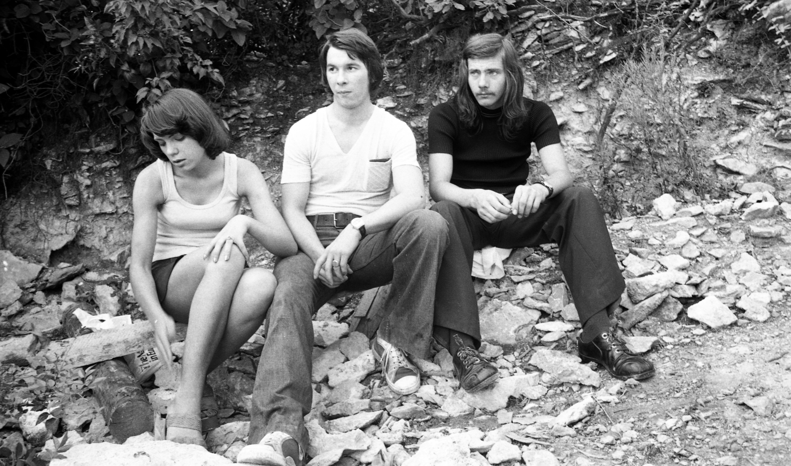 1975, Urbán Tamás, three people, youth, wide sitting, Fortepan #213149