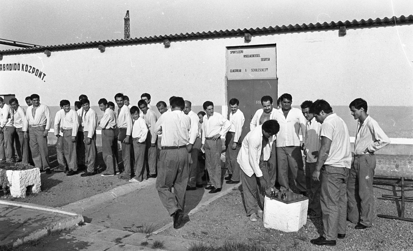 Magyarország, Sopronkőhida, Sopronkőhidai Fegyház és Börtön, sportpálya., 1985, Urbán Tamás, sakk, Fortepan #213367