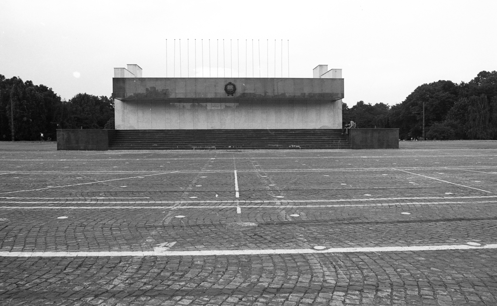 Magyarország, Budapest XIV.,Budapest VI., Ötvenhatosok tere (Felvonulási tér), dísztribün., 1975, Urbán Tamás, Budapest, Fortepan #213693