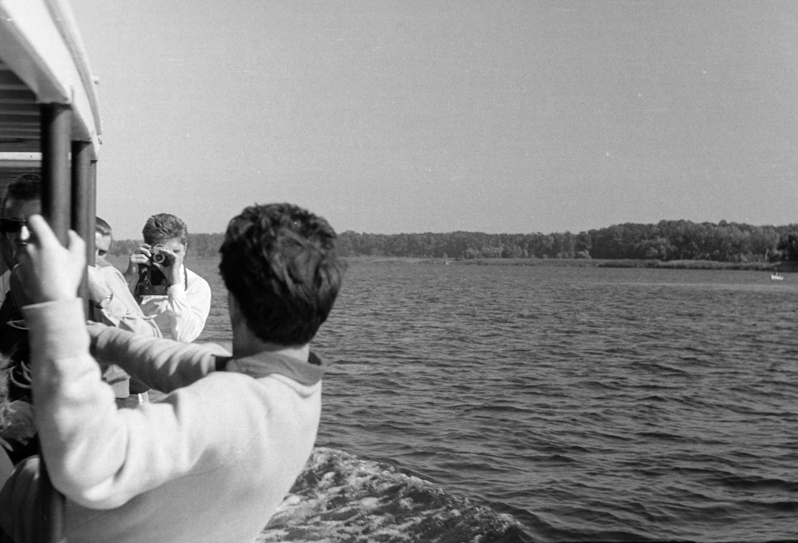 1958, Várkonyi Andrea, photography, feat, leaning out of the window, boat trip, camera, Fortepan #213991