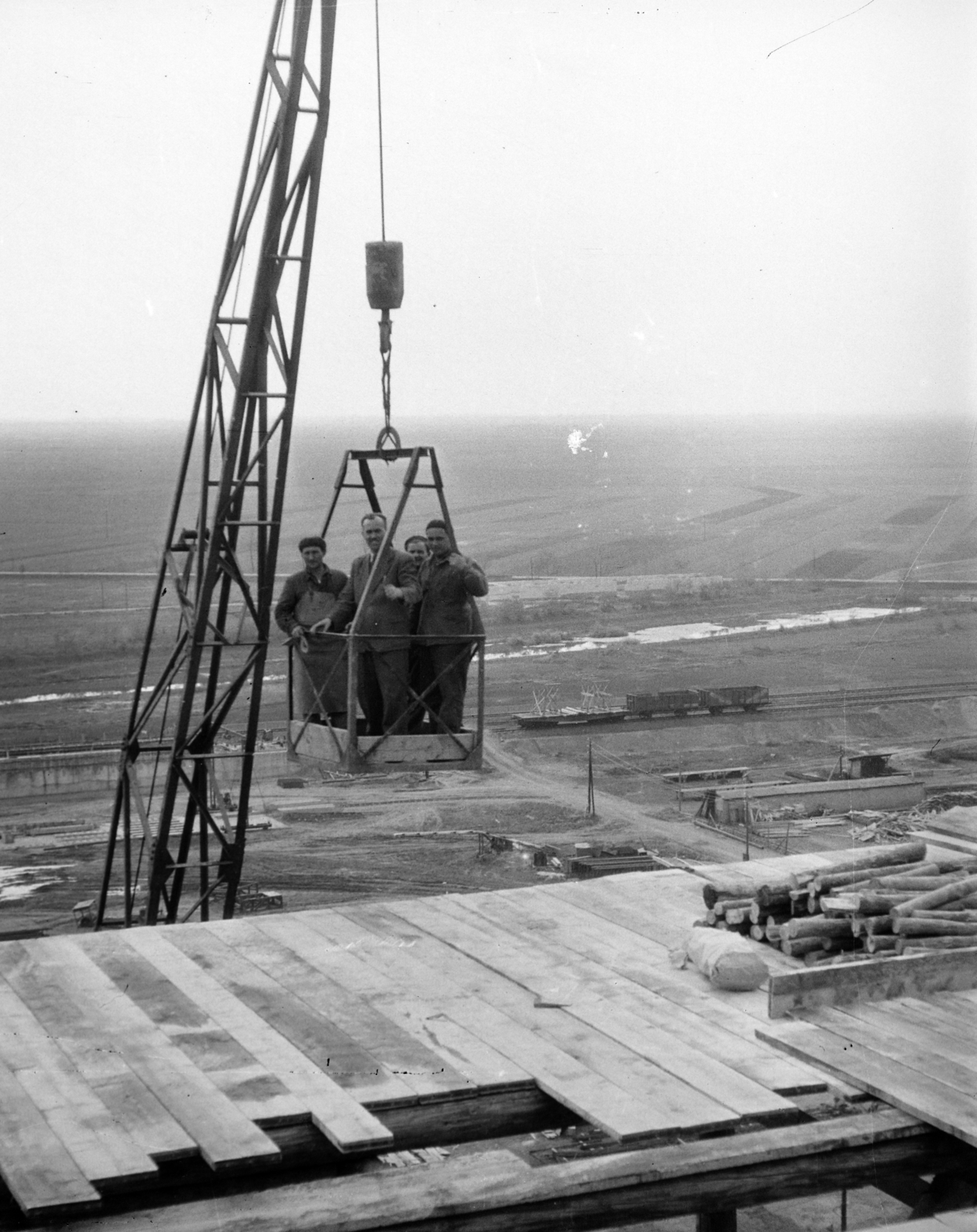 1959, Várkonyi Andrea, formwork, boom lift, Fortepan #213993
