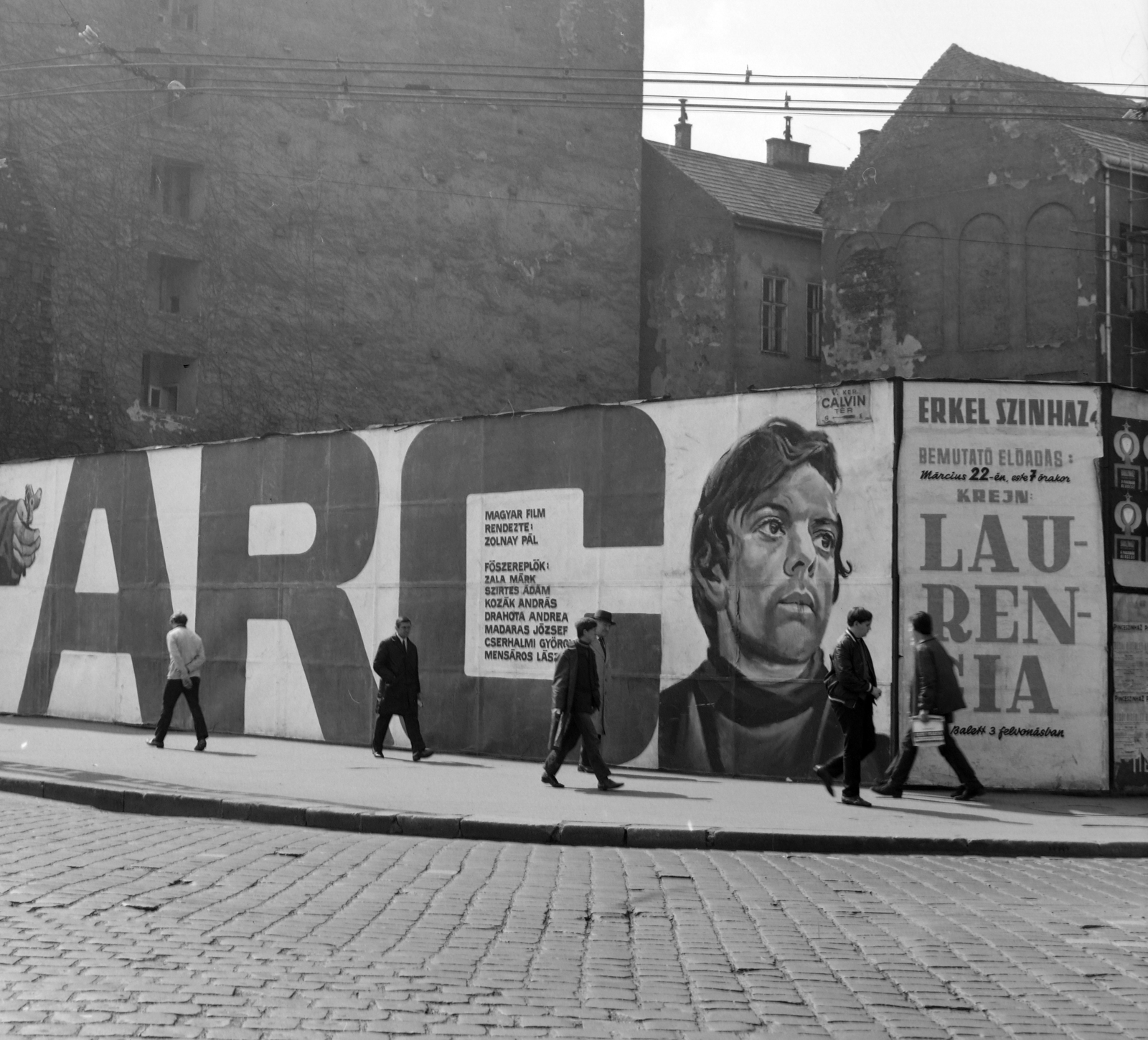 Hungary, Budapest V., Kálvin tér, a Fővárosi Moziüzemi Vállalat (FŐMO) által forgalmazott film plakátja, jobbra a Kecskeméti utca torkolata., 1970, FŐFOTÓ, Budapest, Best of, Fortepan #214115