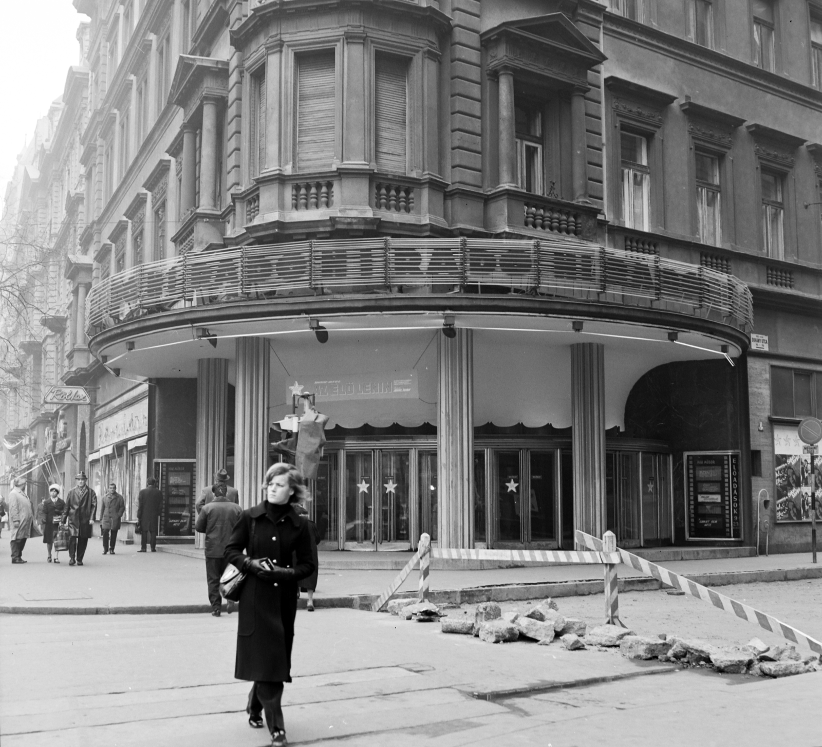 Hungary, Budapest VII., Erzsébet (Lenin) körút - Dohány utca sarok, Híradó mozi., 1970, FŐFOTÓ, Budapest, Fortepan #214331
