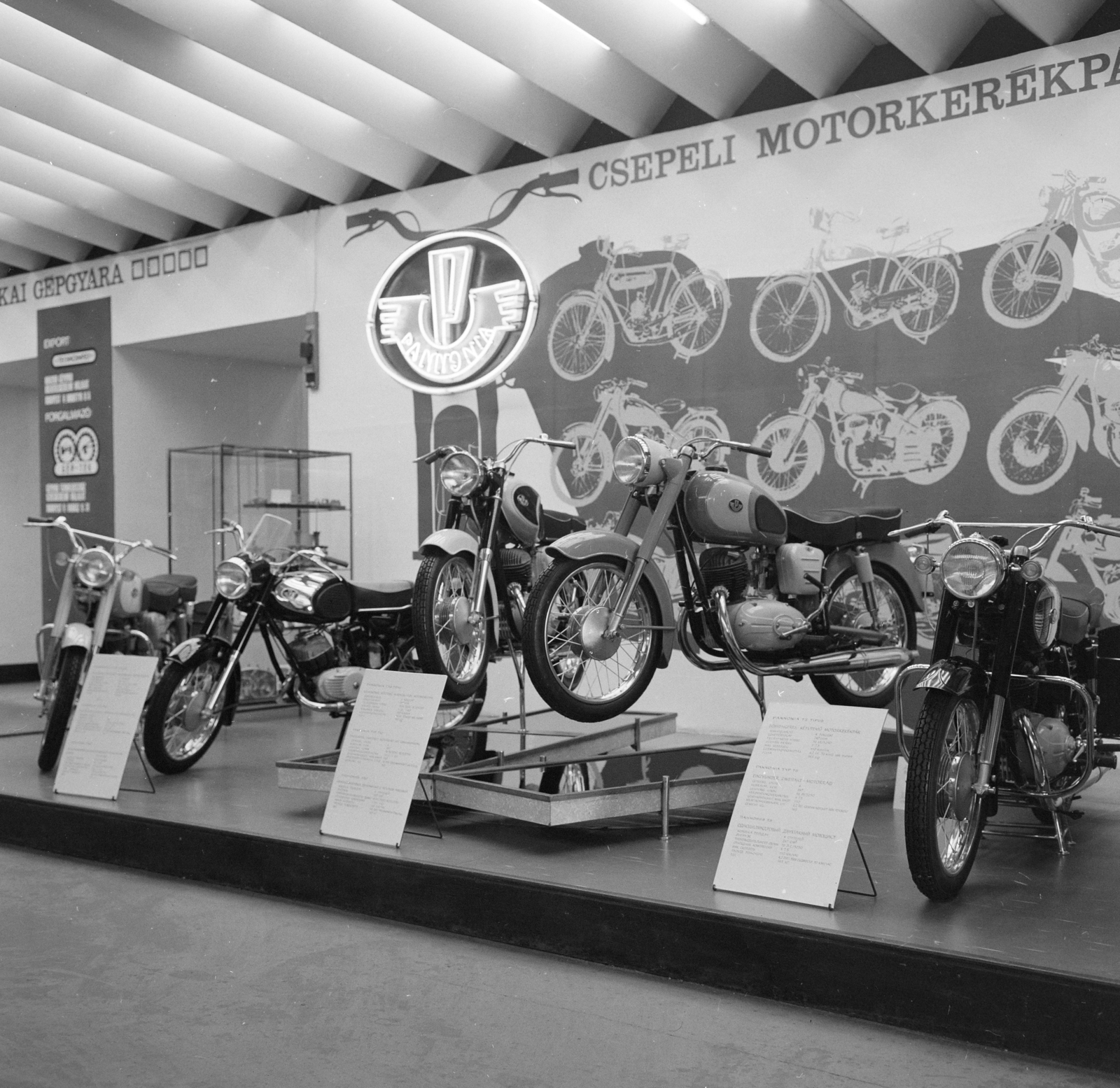Hungary, Budapest XIV., a Csepeli Motorkerékpárgyár által gyártott Pannonia motorkerékpárok., 1970, FŐFOTÓ, Budapest, Fortepan #214370