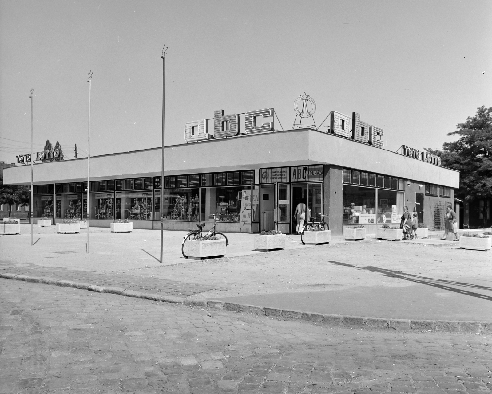 Hungary, Budapest IV., ABC Áruház a Kiss János utca és a Szilágyi utca találkozásánál, az Árpád út felől nézve., 1970, FŐFOTÓ, Budapest, Fortepan #214384