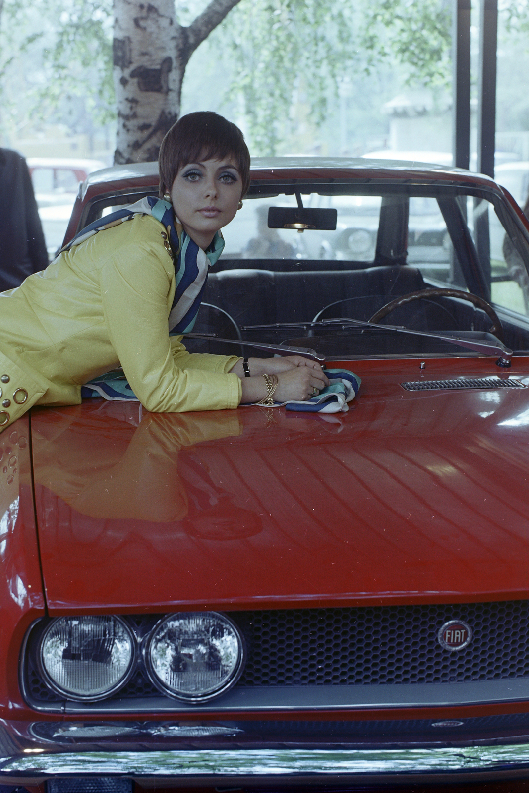 1970, FŐFOTÓ, fashion, colorful, Fiat-brand, woman, automobile, silk kerchief, Fortepan #214427