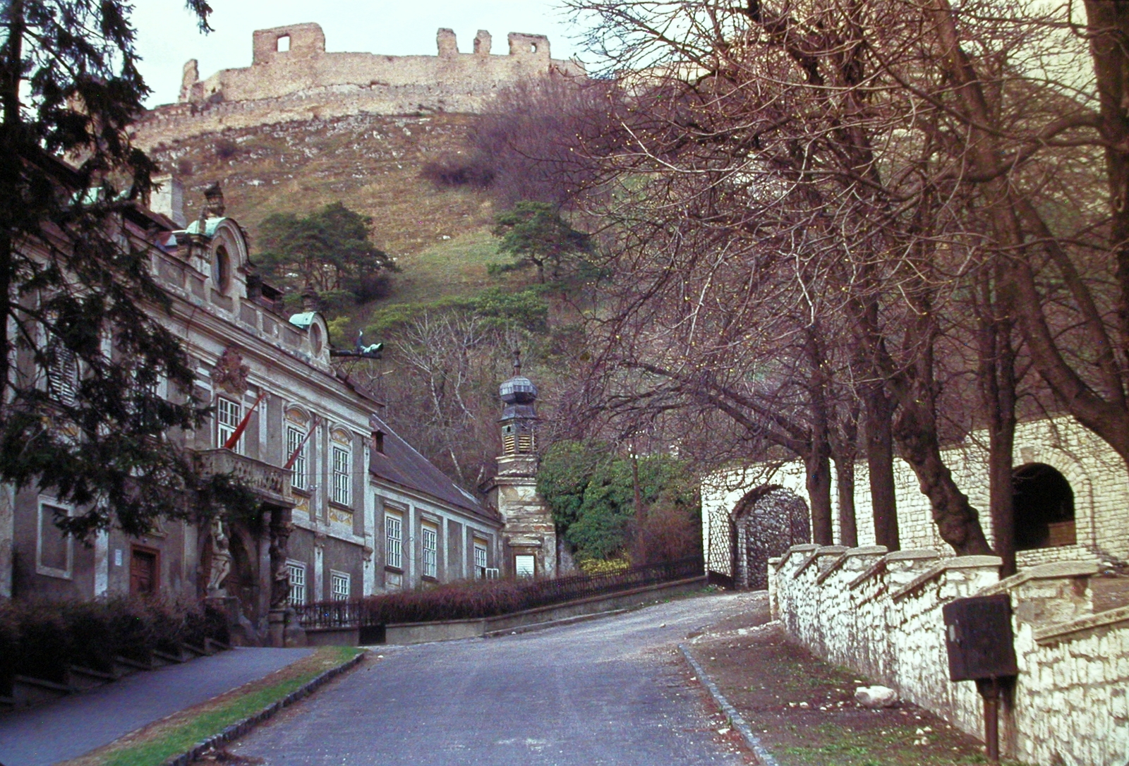 Hungary, Sümeg, Püspöki Palota és a vár., 1976, Fortepan, colorful, castle, Fortepan #21452