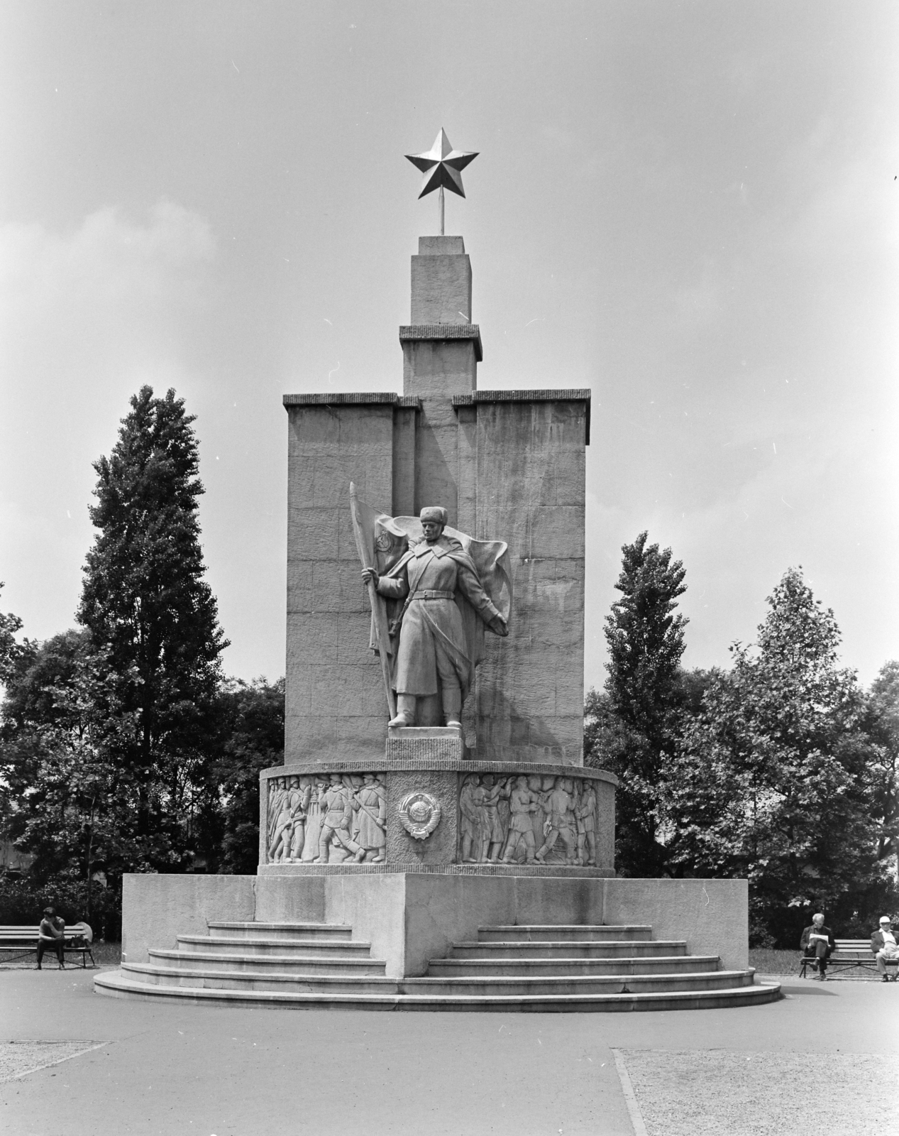 Hungary, Budapest IV., Szent István (István) tér, szovjet hősi emlékmű (Kocsis András, 1947.)., 1970, FŐFOTÓ, Budapest, Fortepan #214587