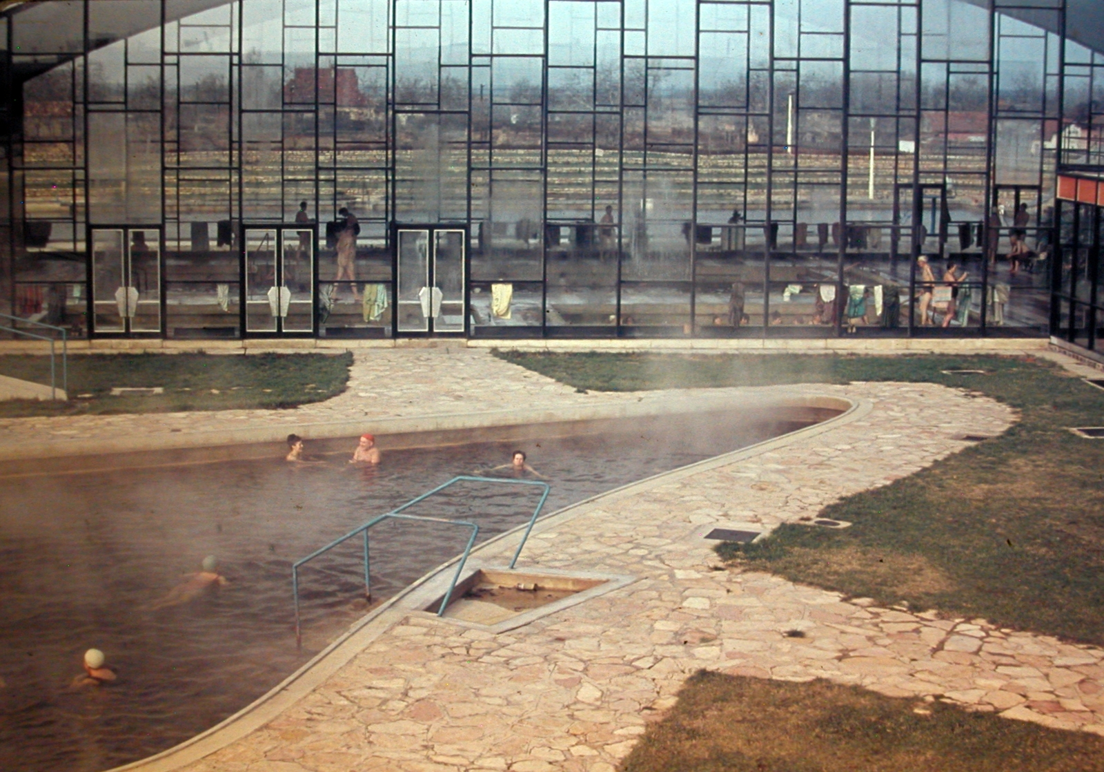 Hungary, Hajdúszoboszló, SZOT Béke Gyógyüdülő., 1974, Fortepan, colorful, bathing, thermal bath, pool stairs, Fortepan #21471